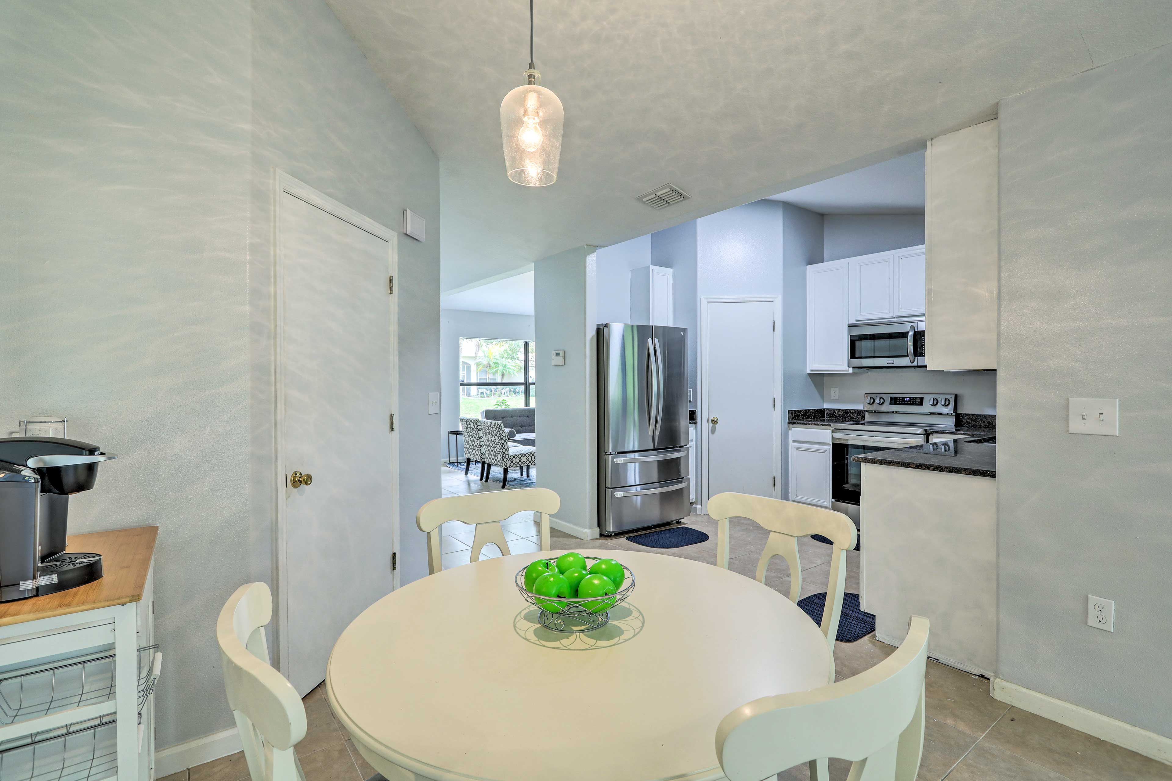 Breakfast Nook | Keurig Coffee Maker
