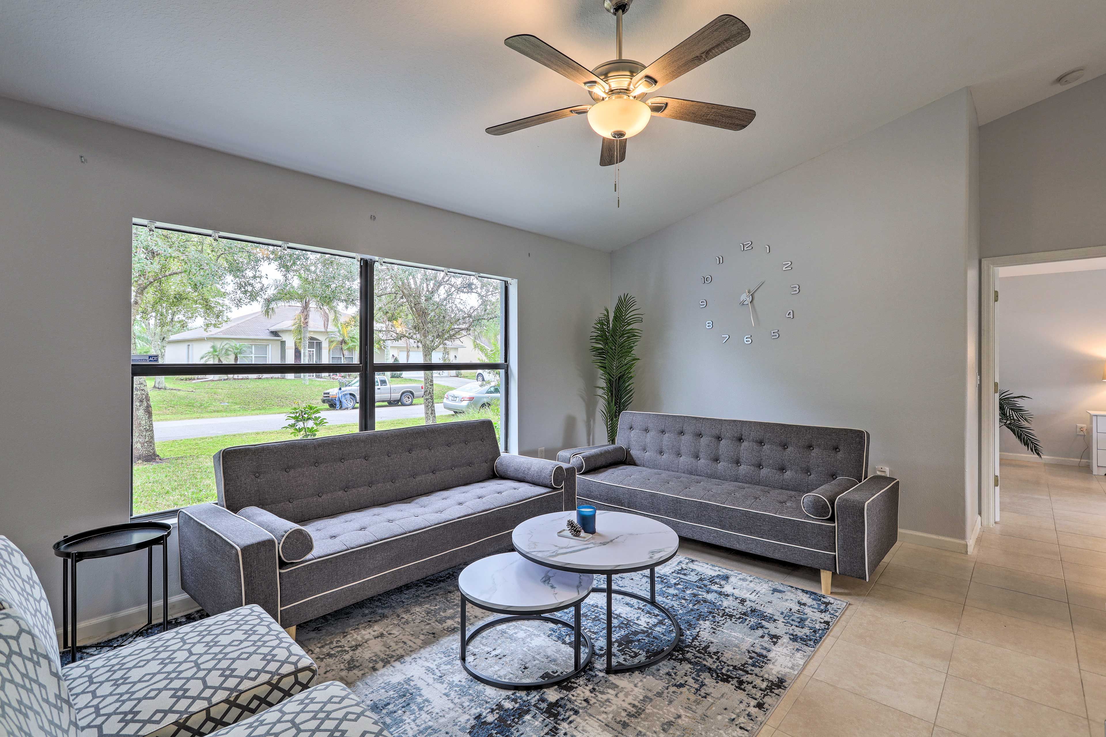 Living Room | 2 Queen Air Mattresses