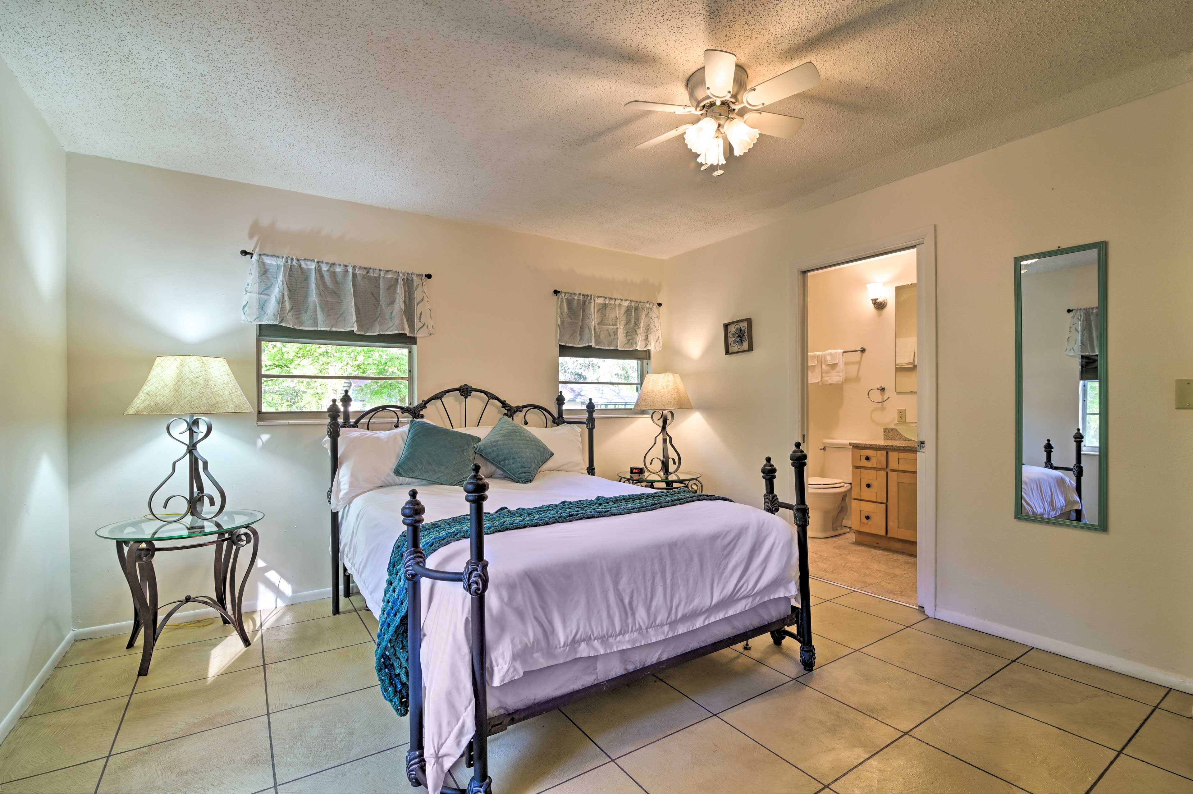 Bedroom 1 | Queen Bed | Linens Provided