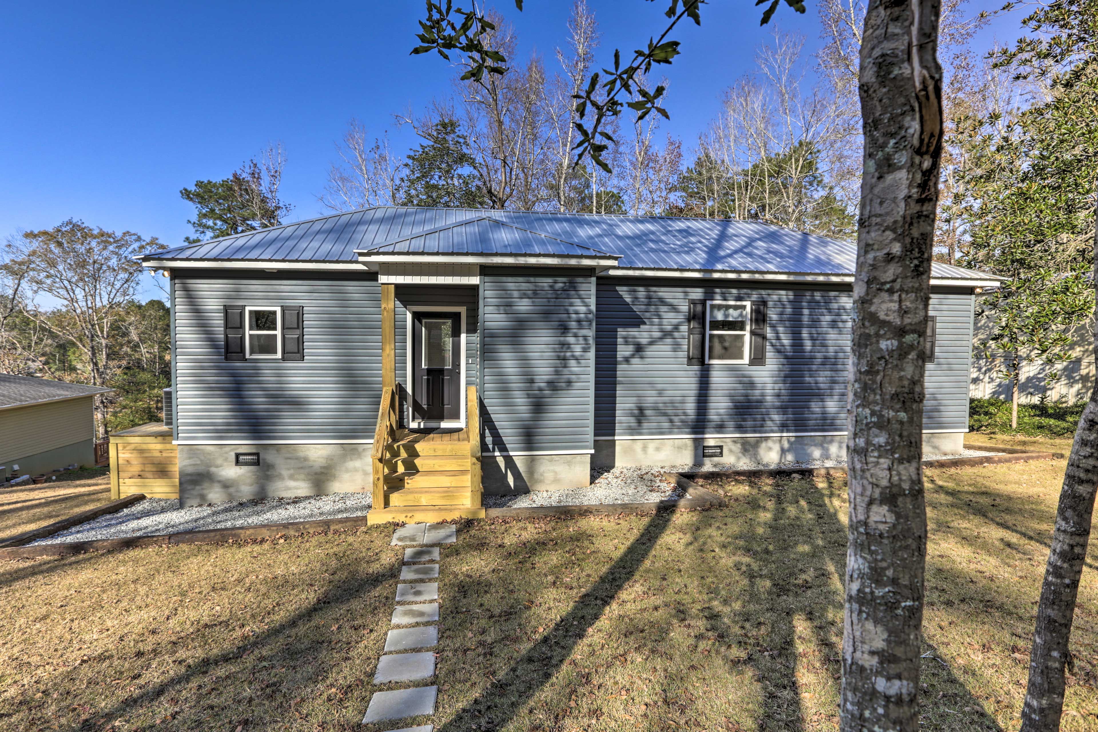 Home Exterior | Front Yard