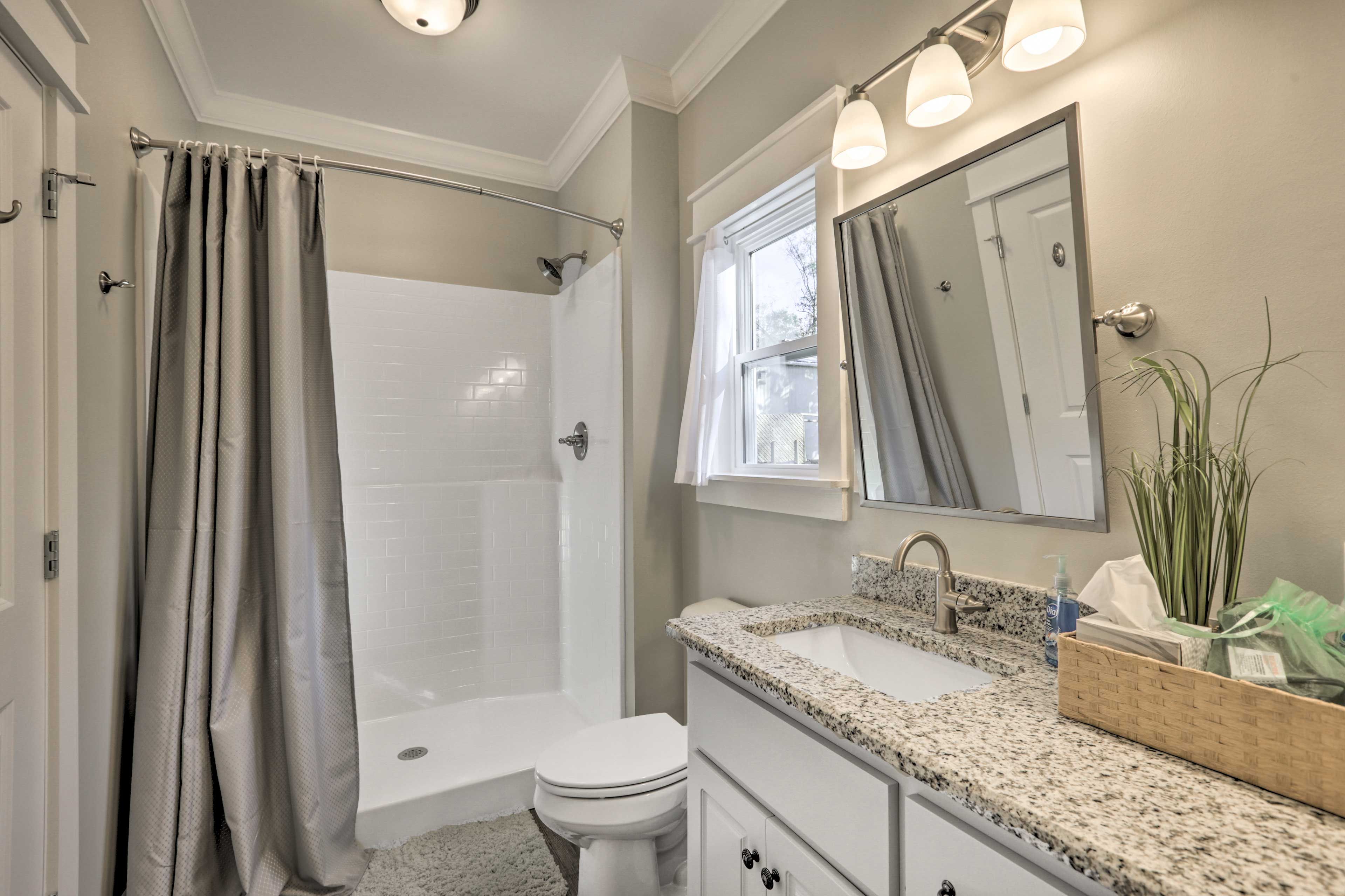 En-Suite Bathroom | Towels & Toiletries Provided