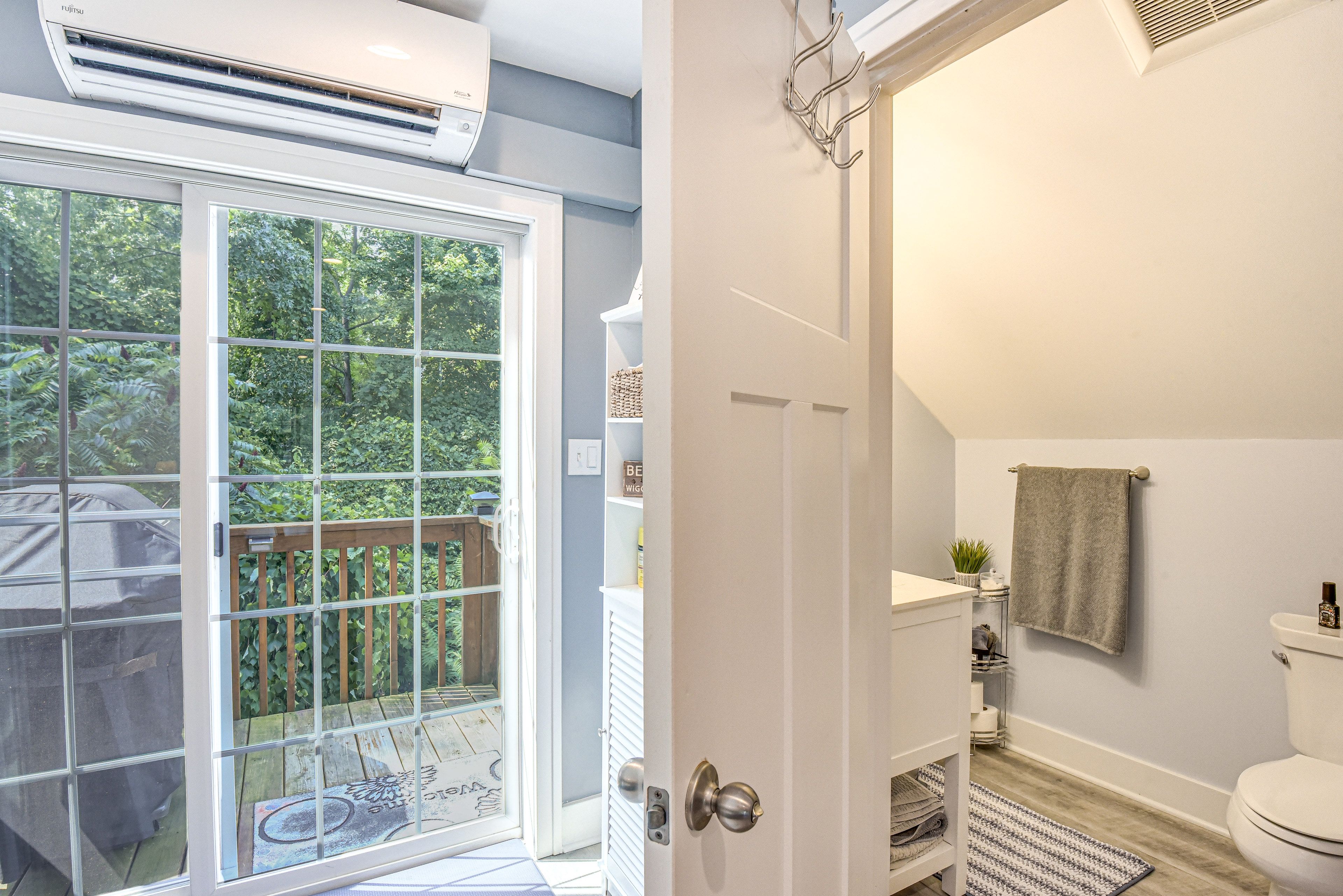 Full Bathroom | Complimentary Toiletries | Towels Provided