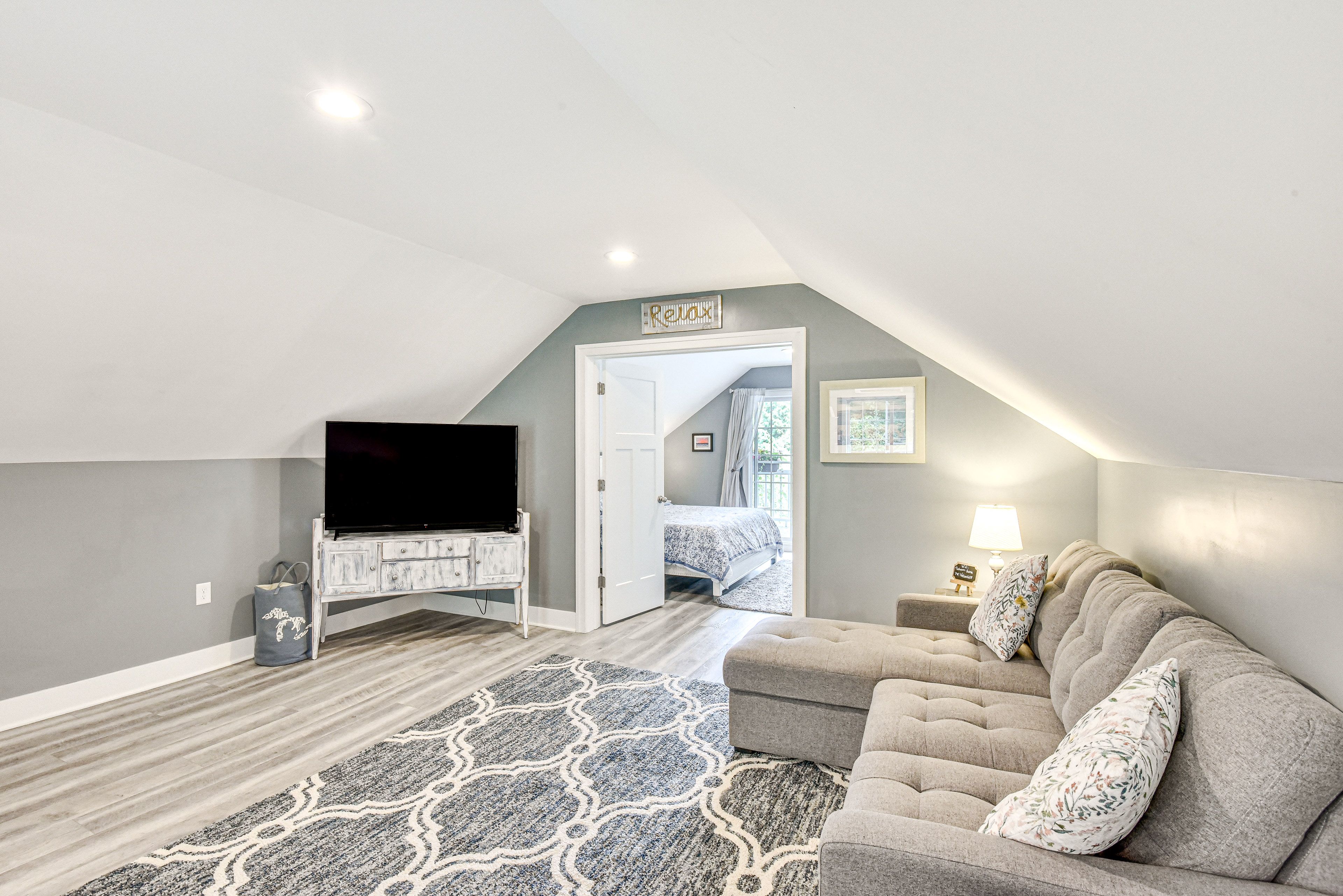 Main Living Space | Central A/C | Central Heat | Free WiFi