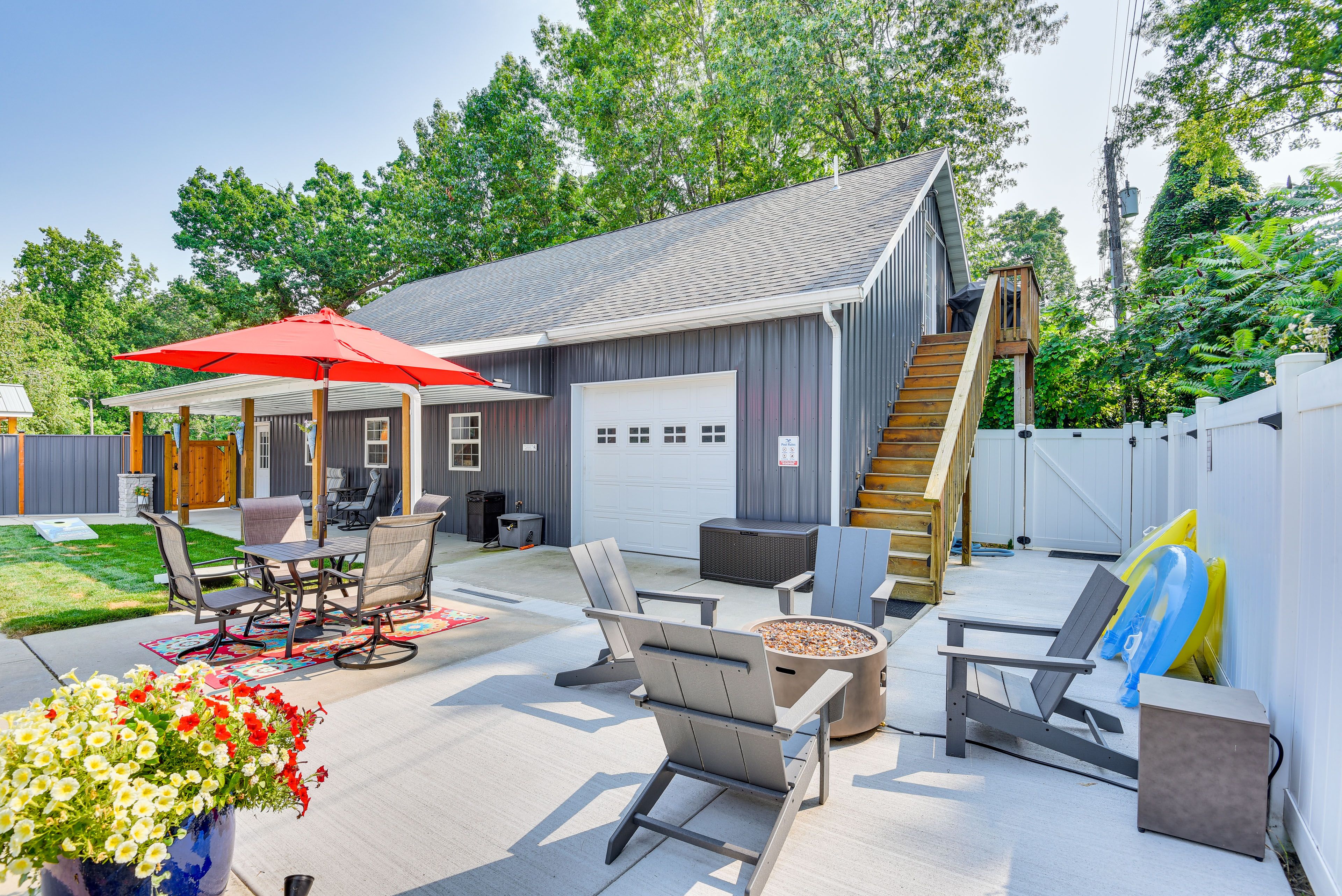 Shared Exterior Space | Shared Outdoor Pool (Seasonal)