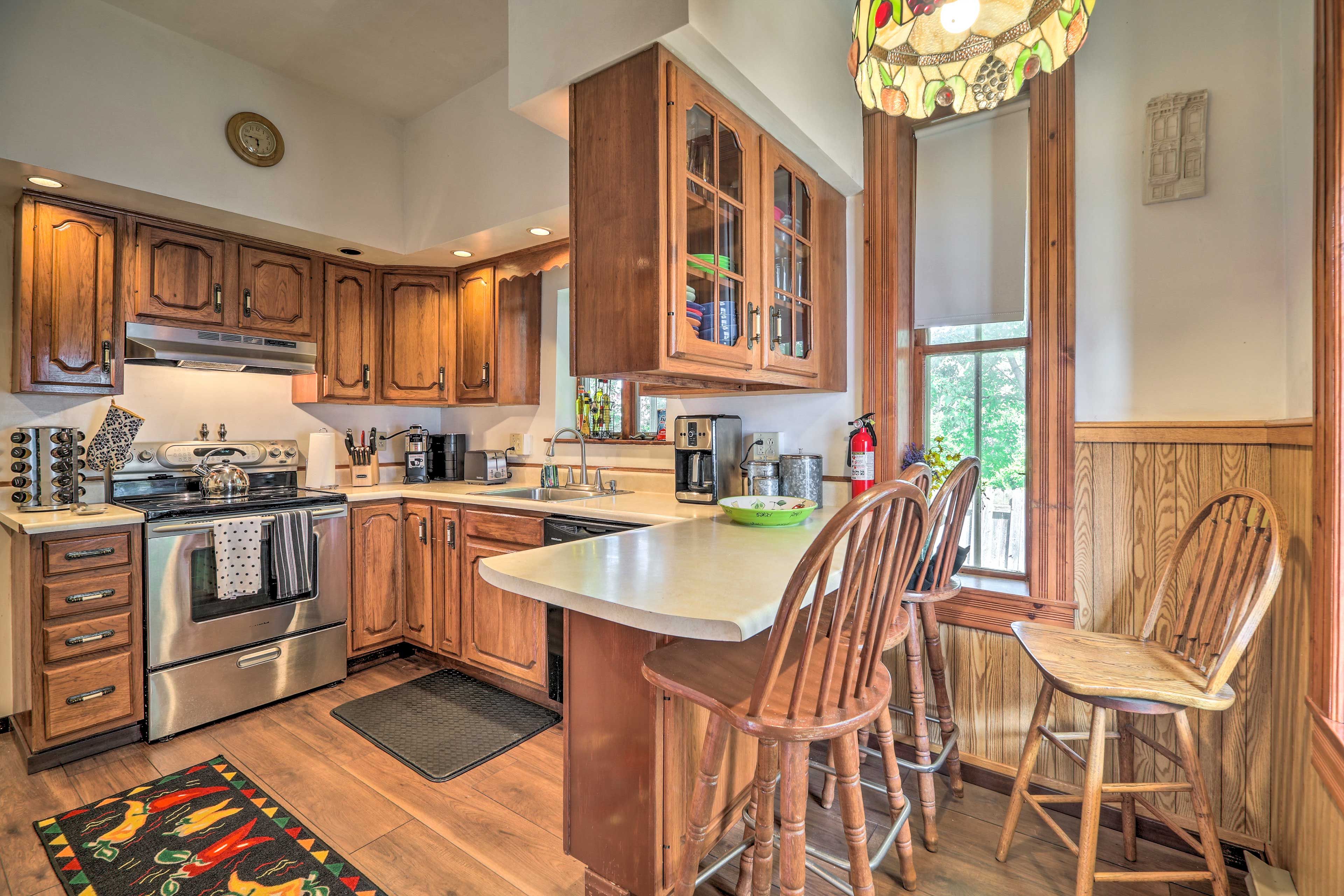 Fully Equipped Kitchen | Dishwasher | Hot Water Pot