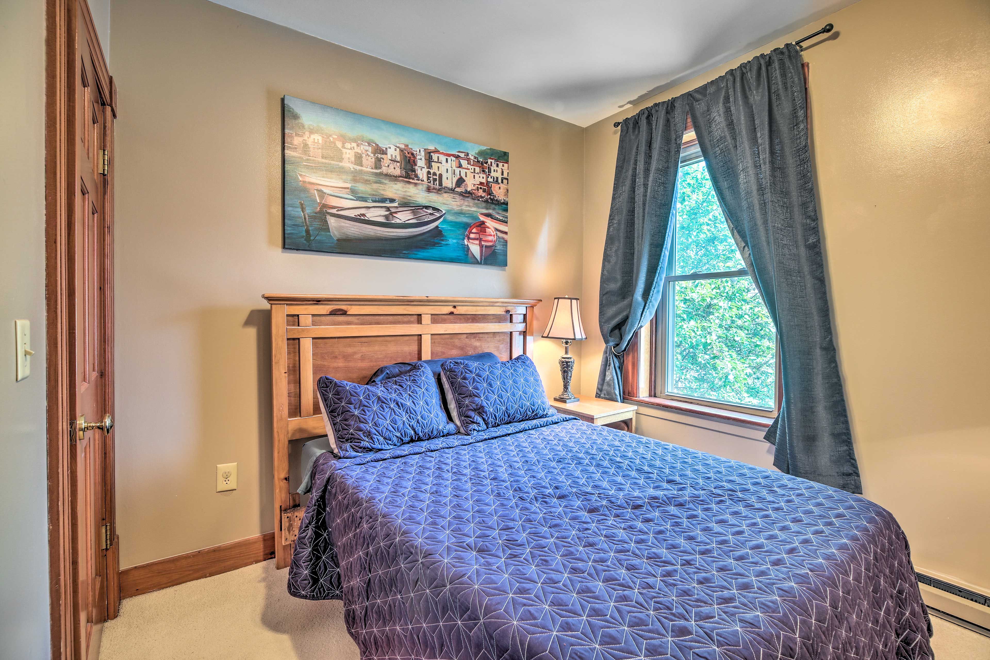 Bedroom 2 | Queen Bed | 3rd Floor