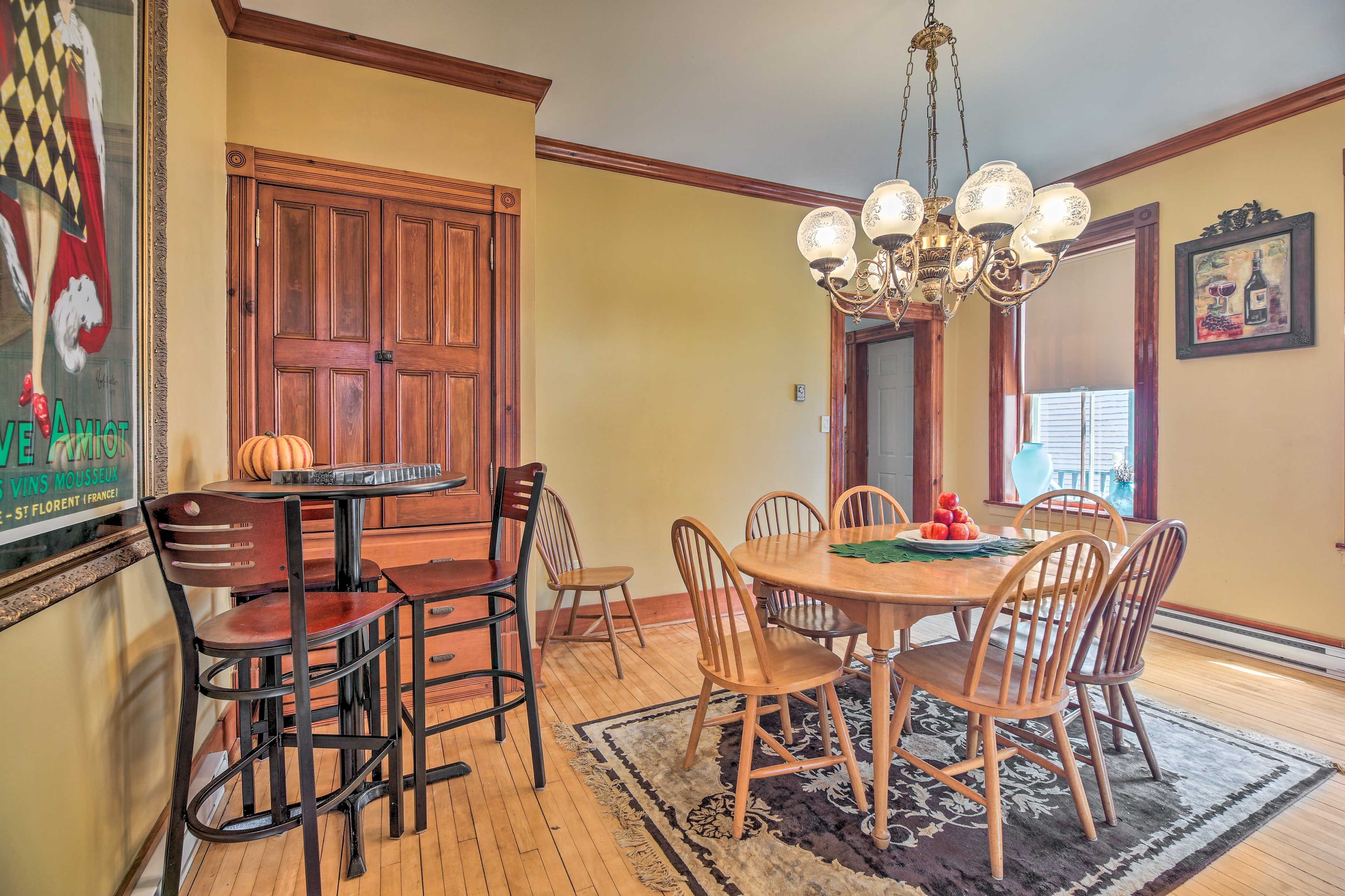 Dining Room | Free WiFi
