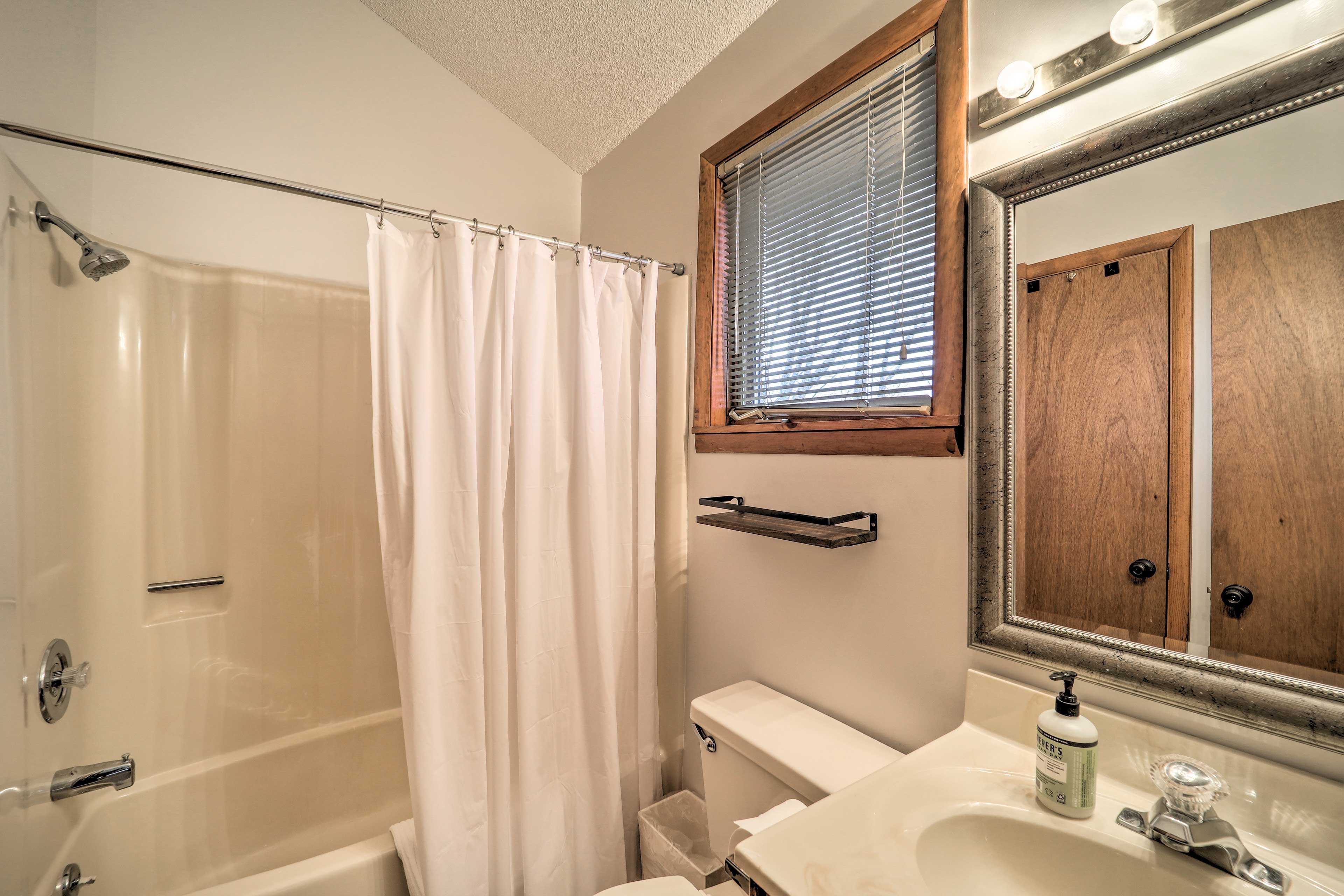 Full Bathroom