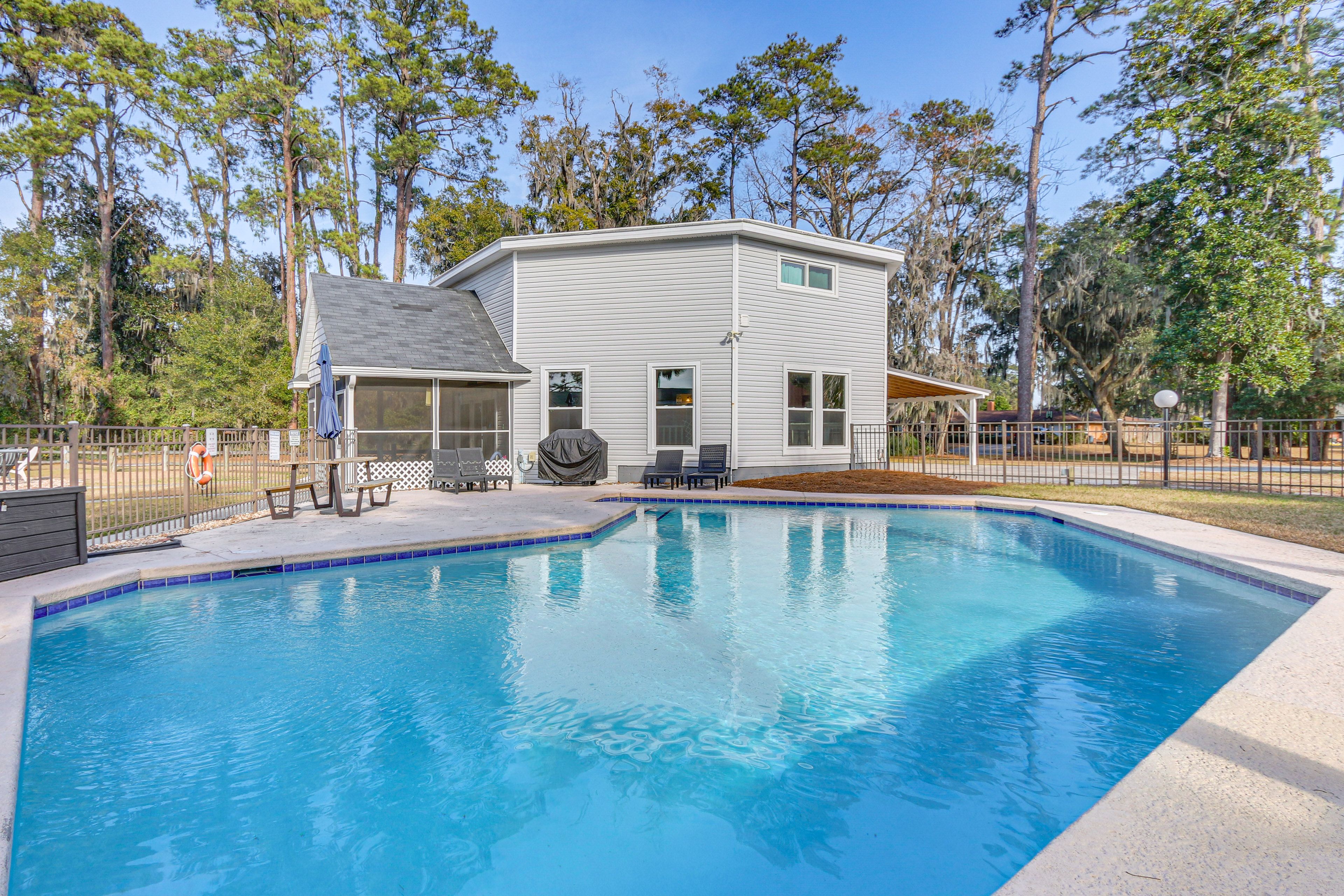 Seasonal Private Pool (March-October)