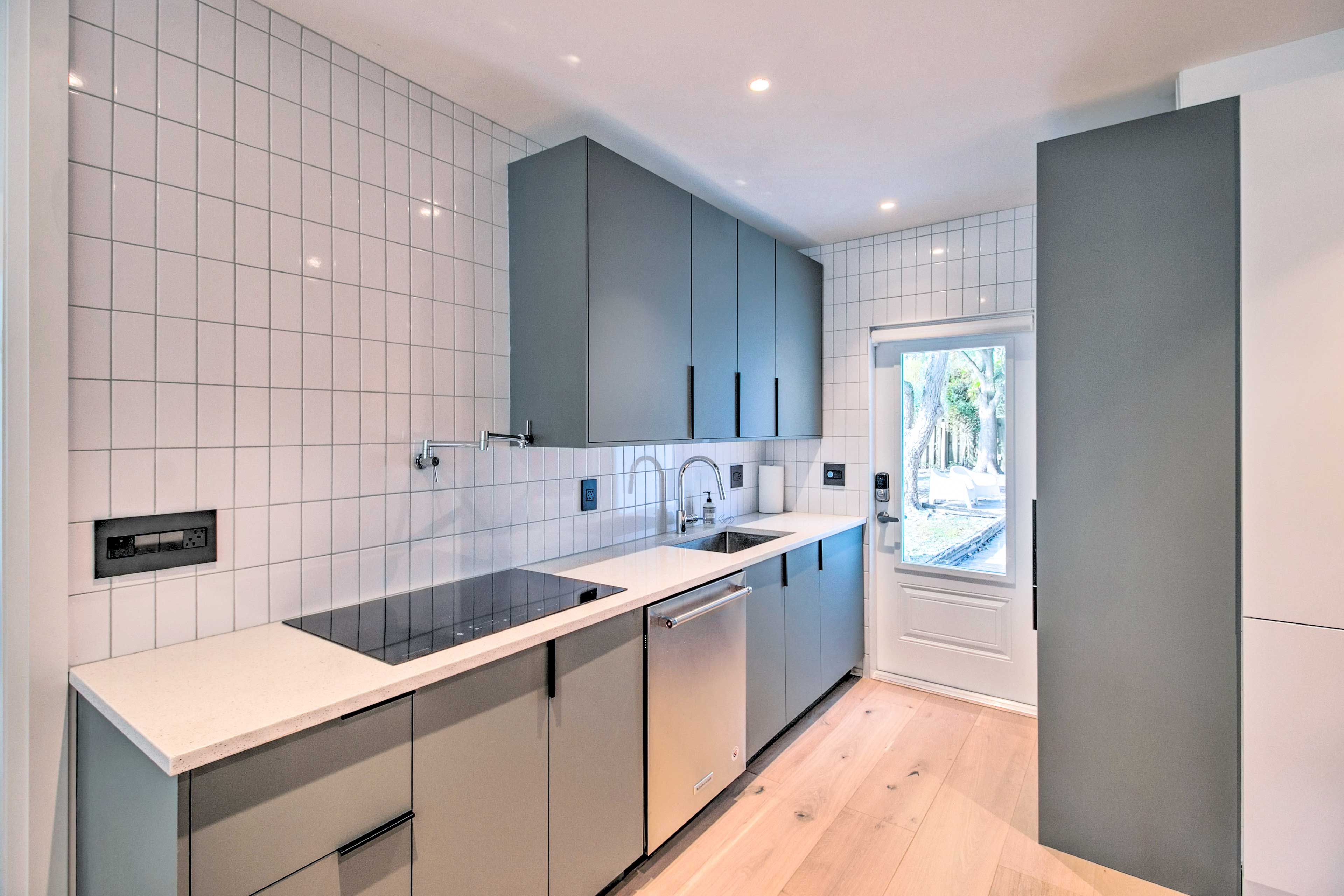 Kitchen | Fully Equipped | Cooking Basics & Spices