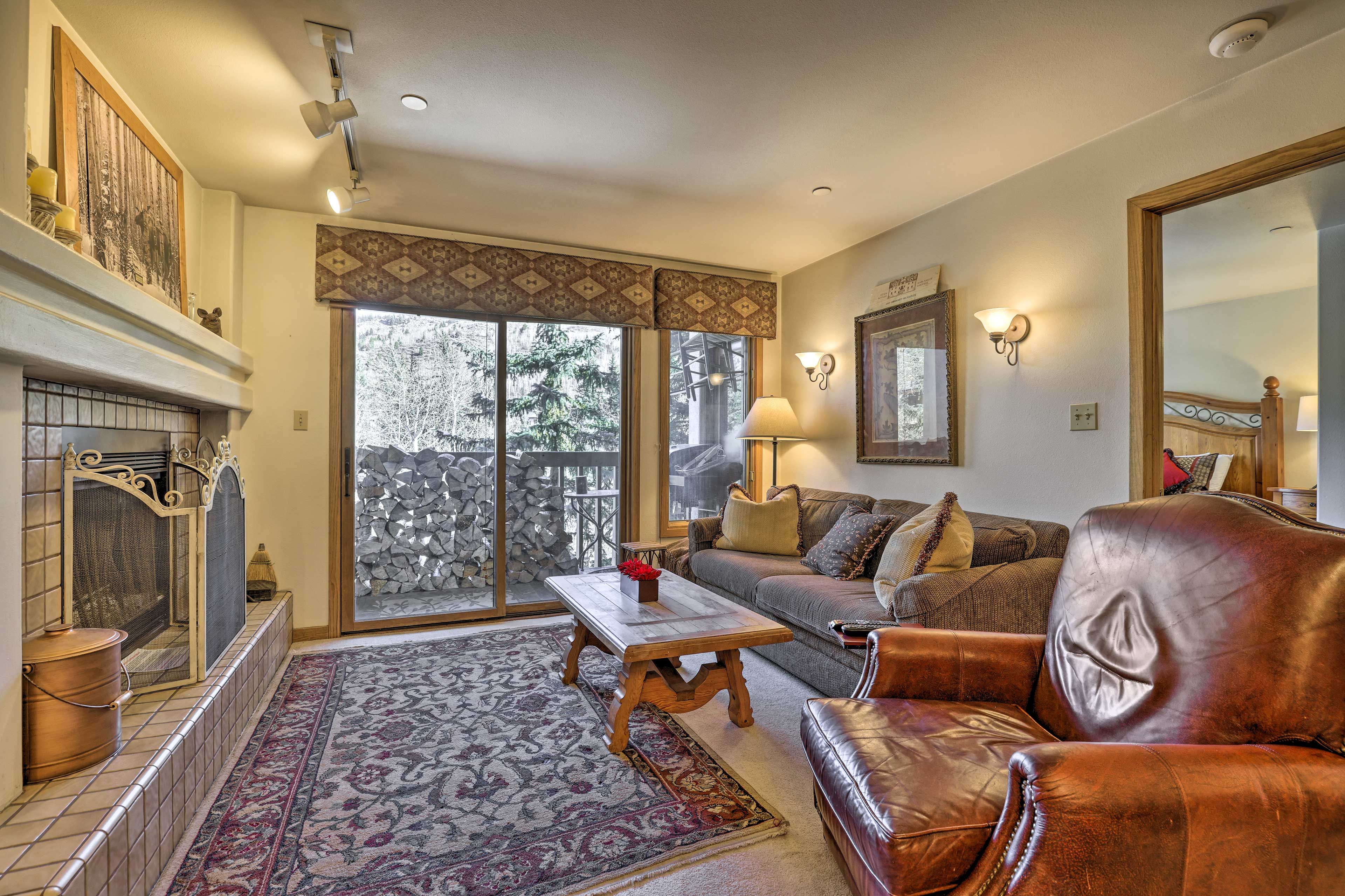 Living Room | Pets Welcome w/ Fee