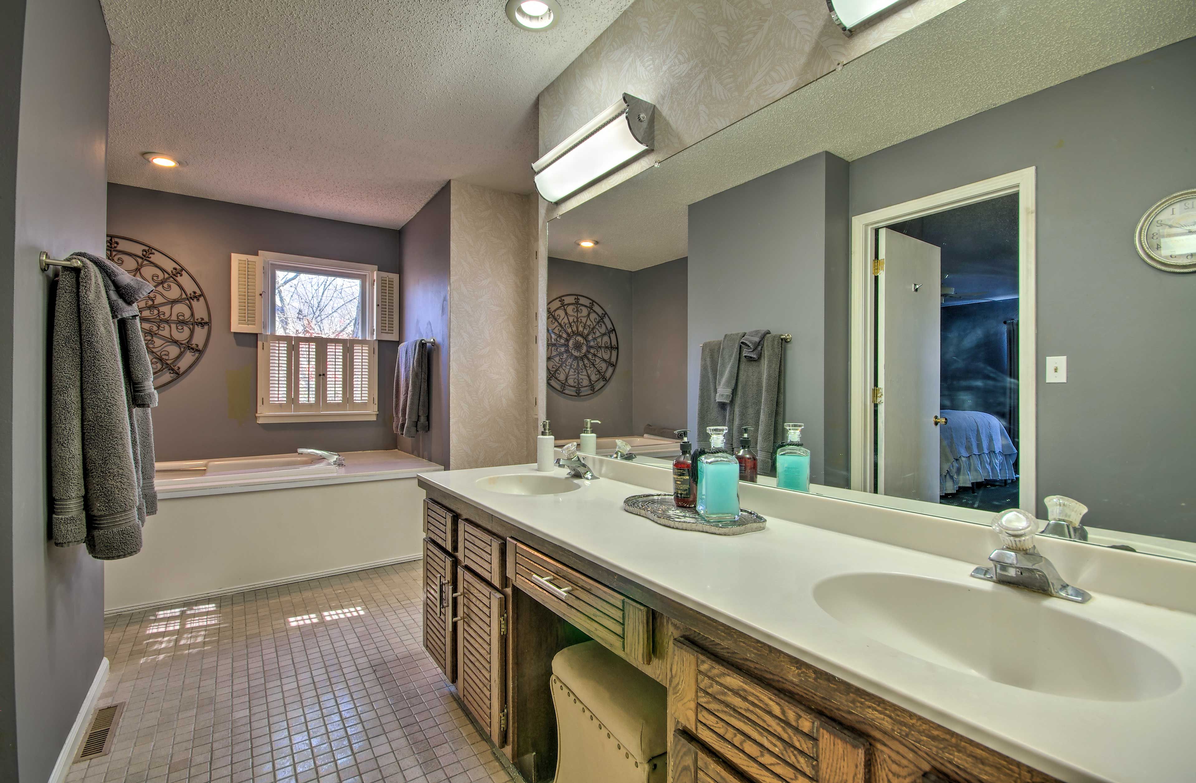 En-Suite Bathroom | 2nd Floor