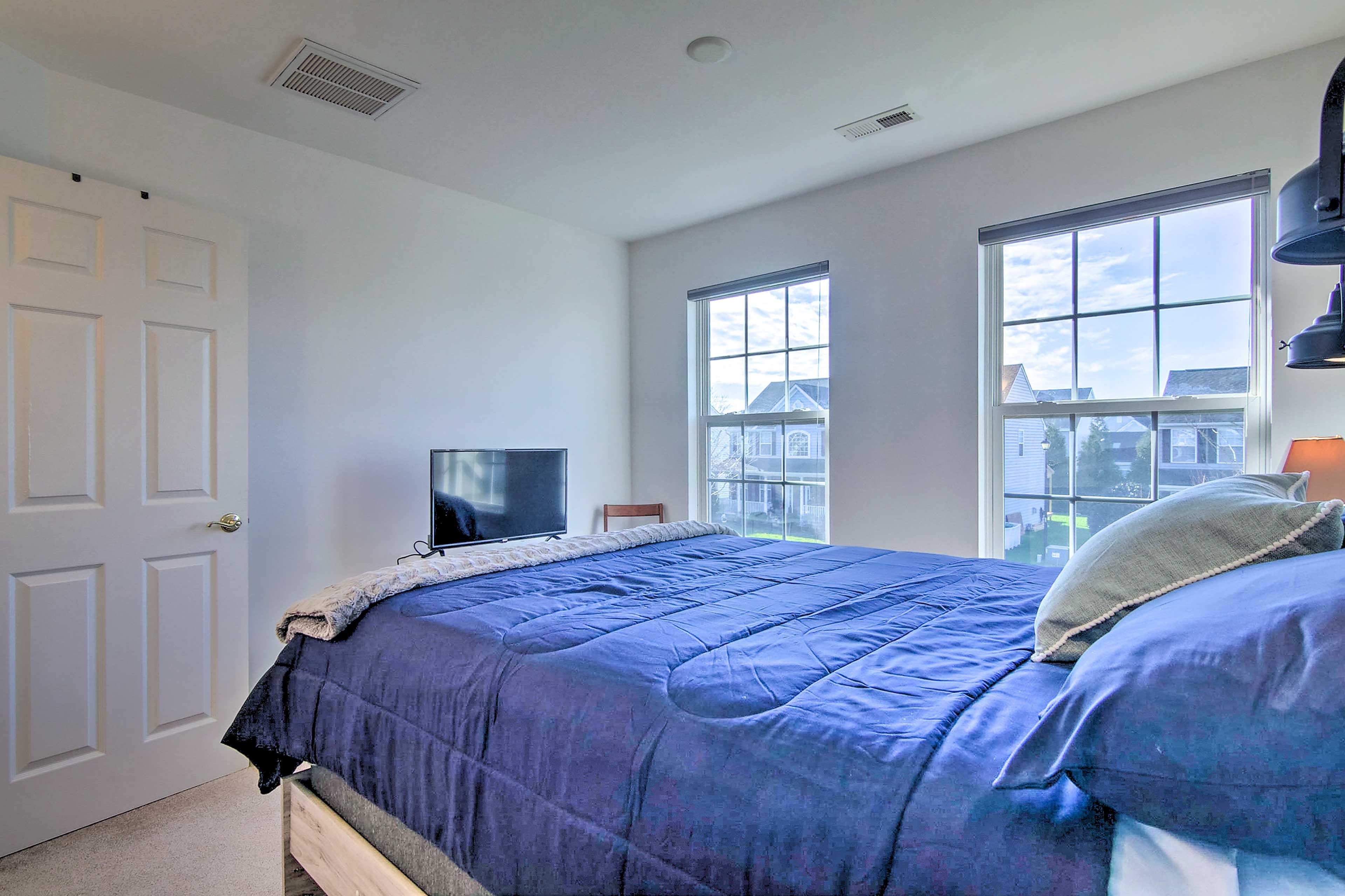 Bedroom 2 | Cable TV