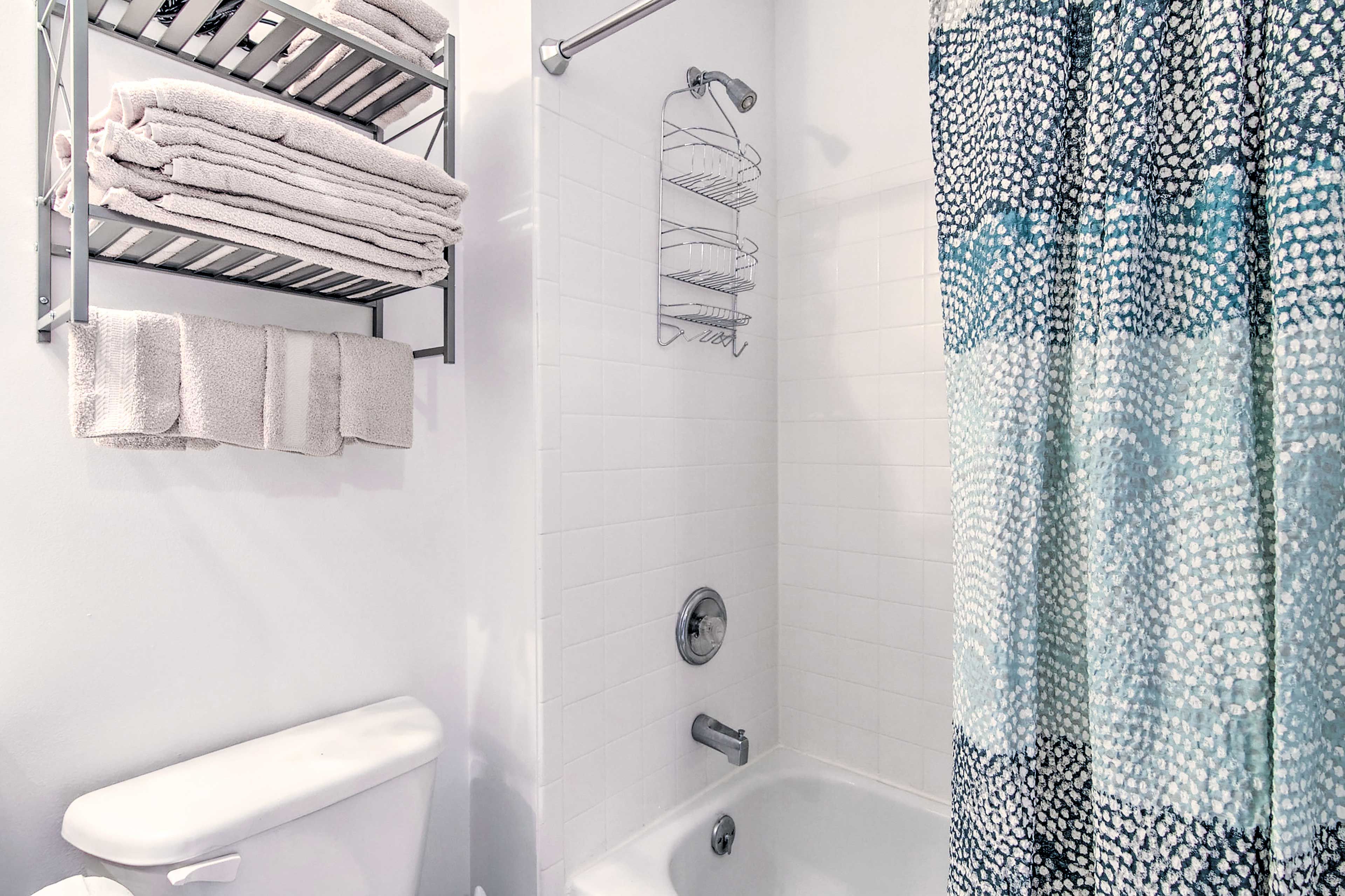 Bathroom | 2nd Floor | Towels Provided