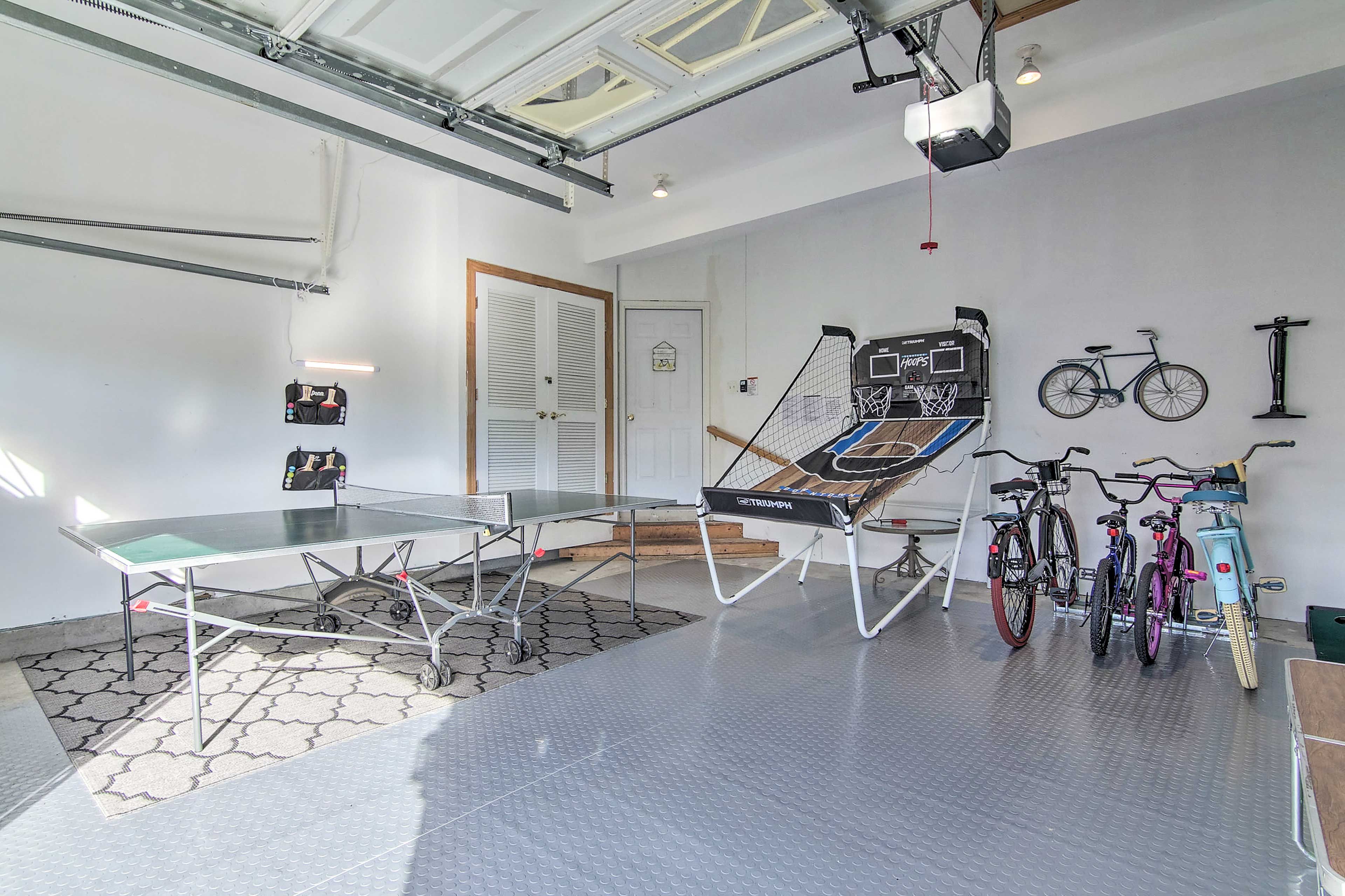 Game Room | 1st Floor | Putting Green | 4 Bicycles (2 Adult, 2 Kid)