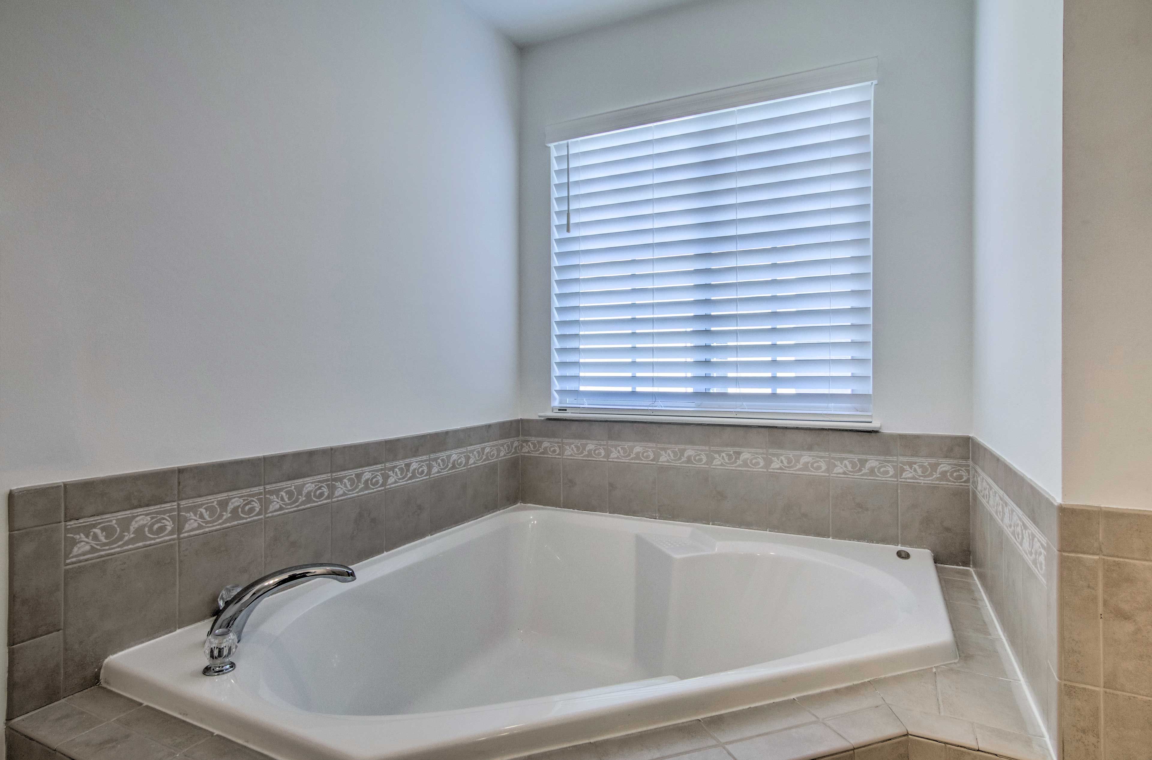 En-Suite Bathroom | Soaking Tub