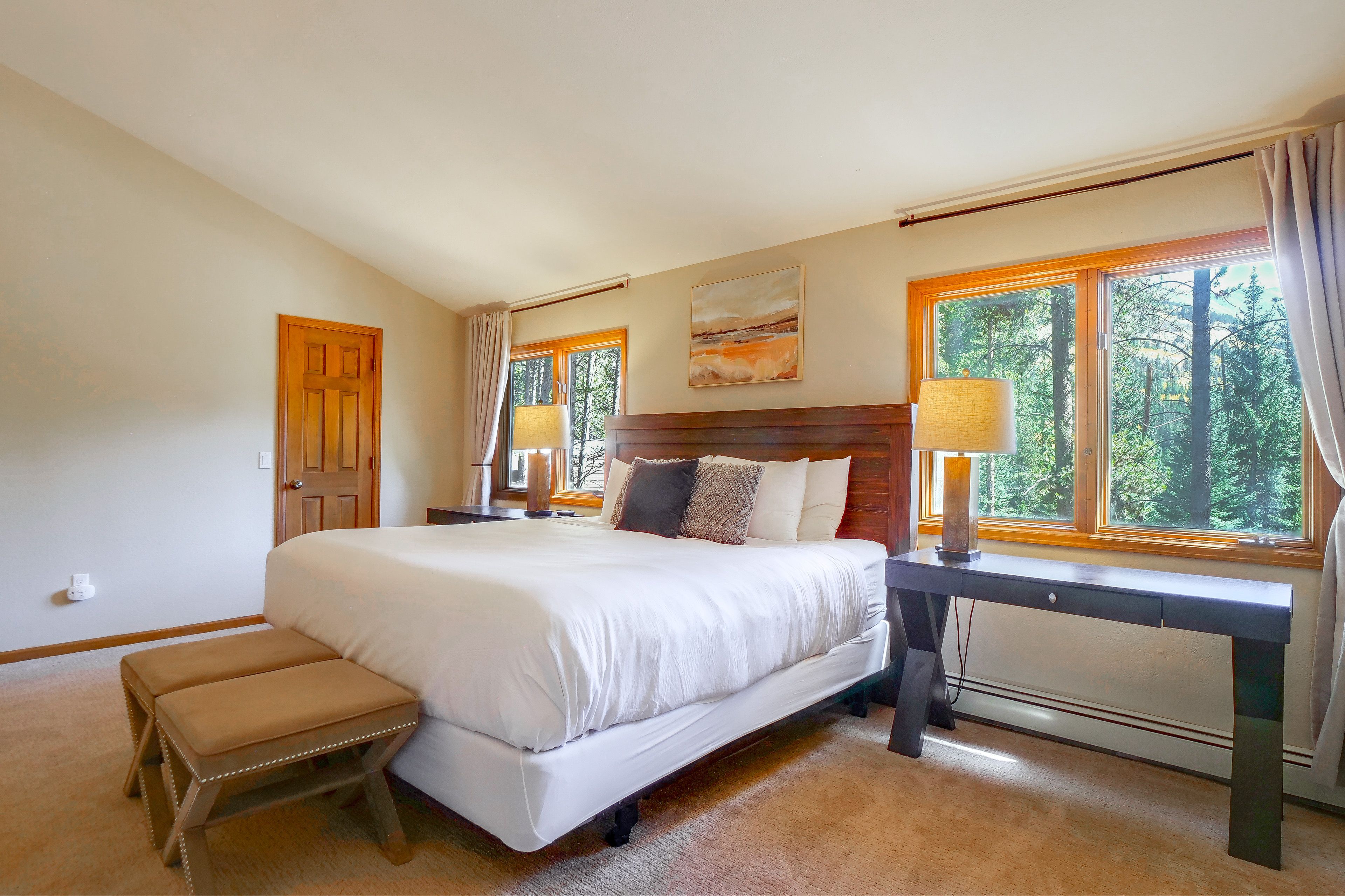 Bedroom 1 | King Bed