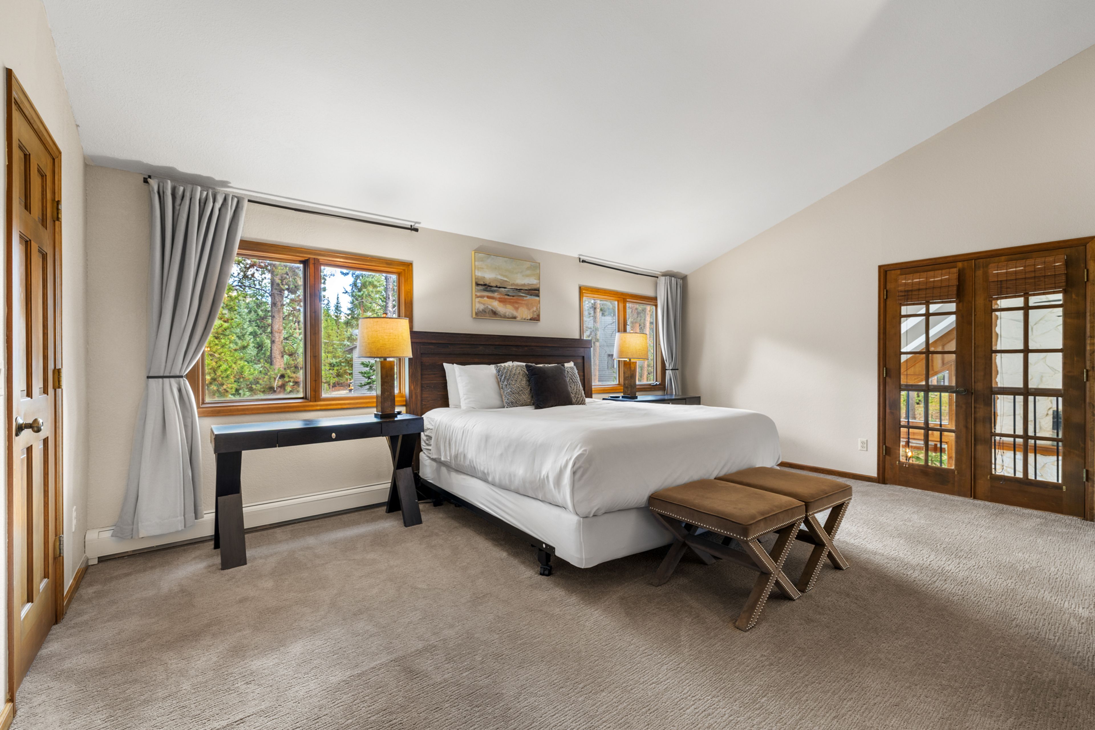 Bedroom 1 | King Bed