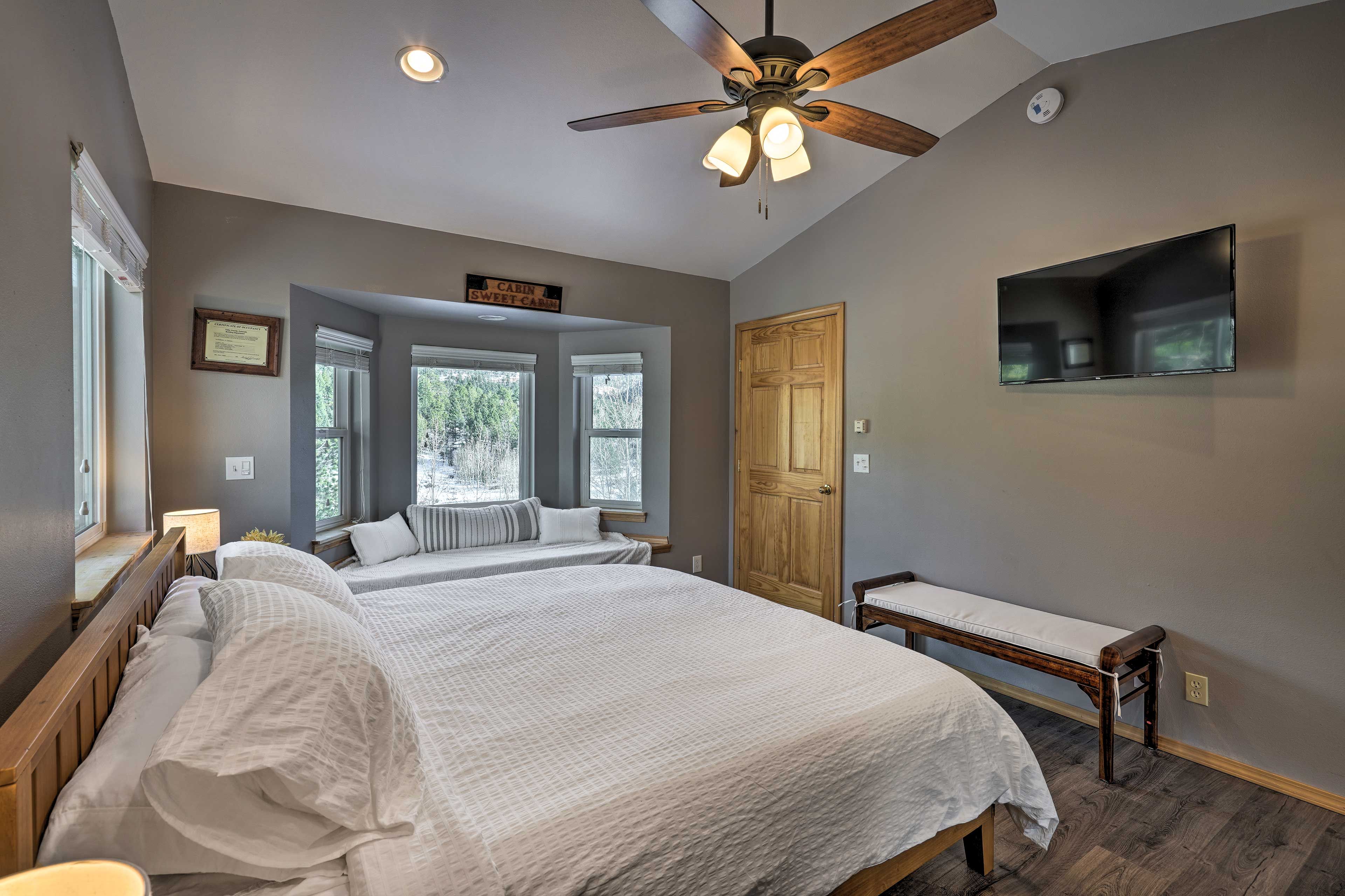 Bedroom 1 | Smart TV