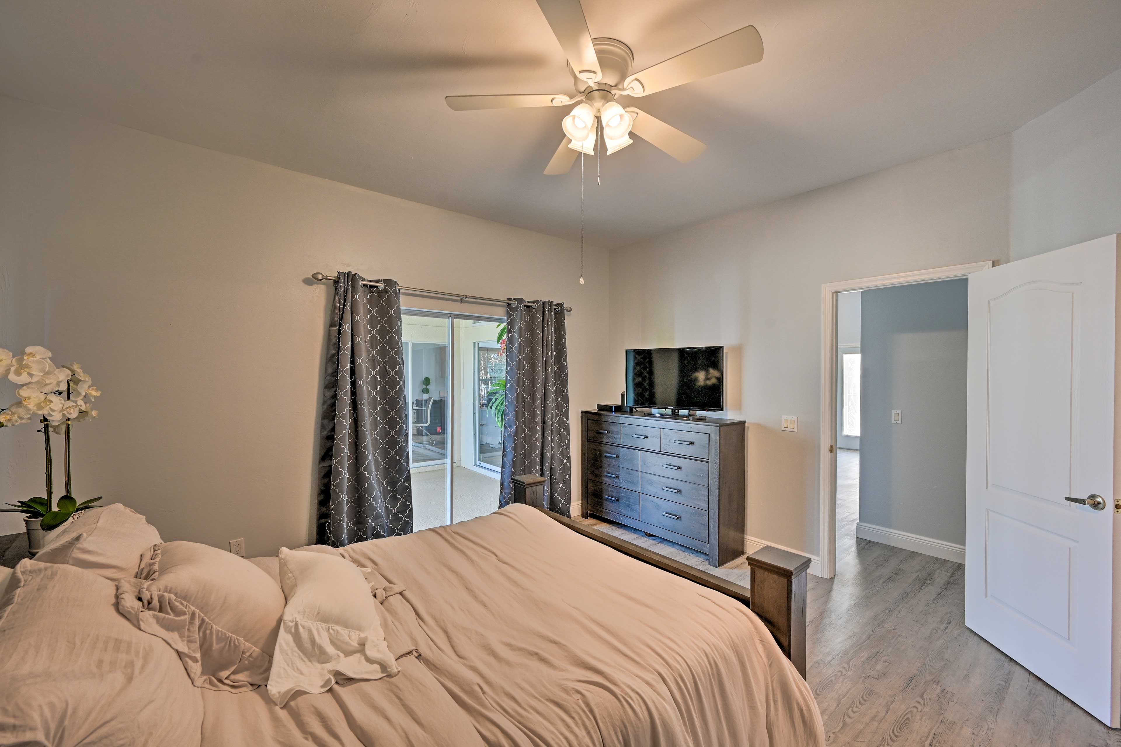 Bedroom 1 | Queen Bed | Linens Provided