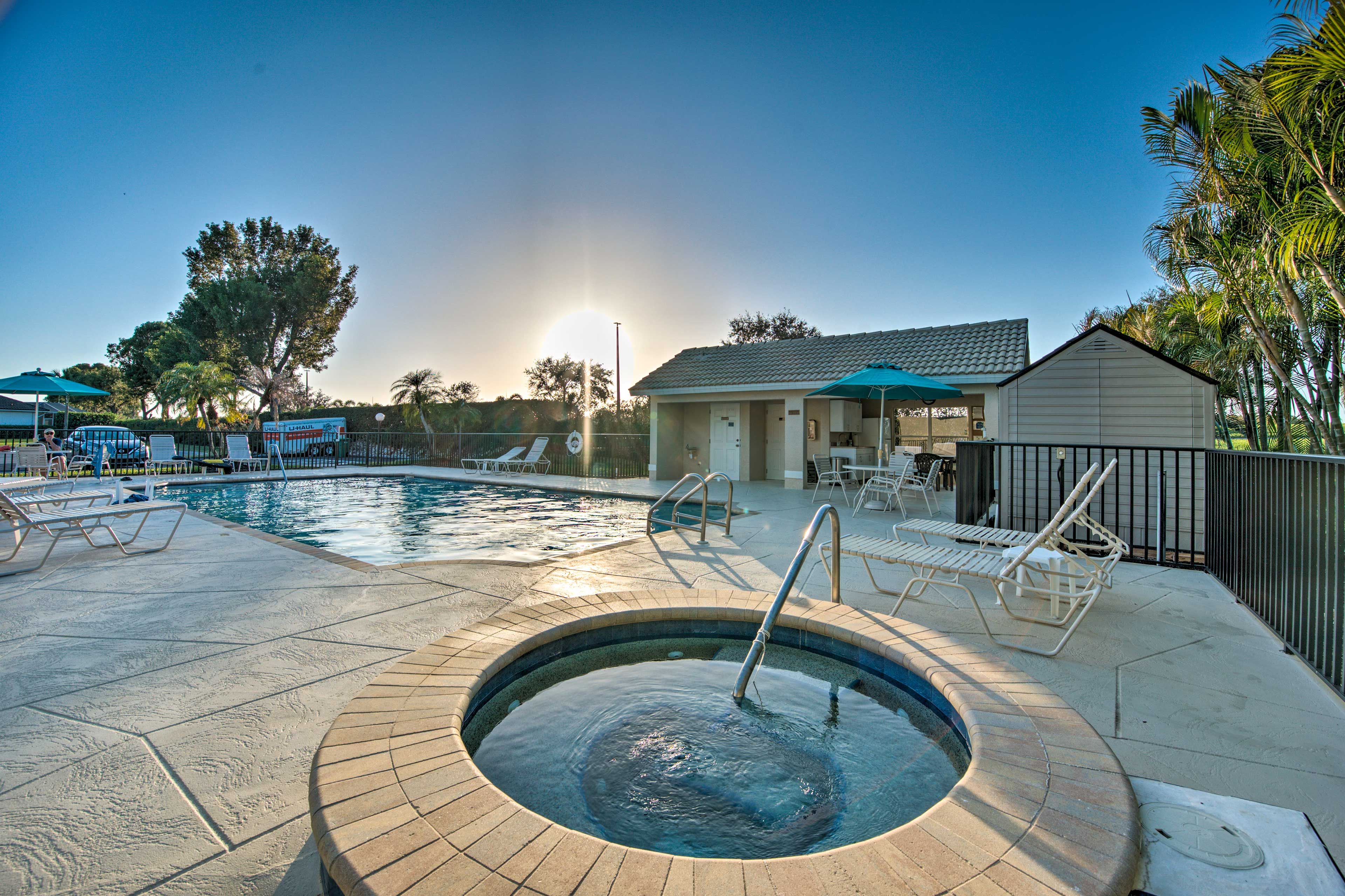 Community Pool & Hot Tub