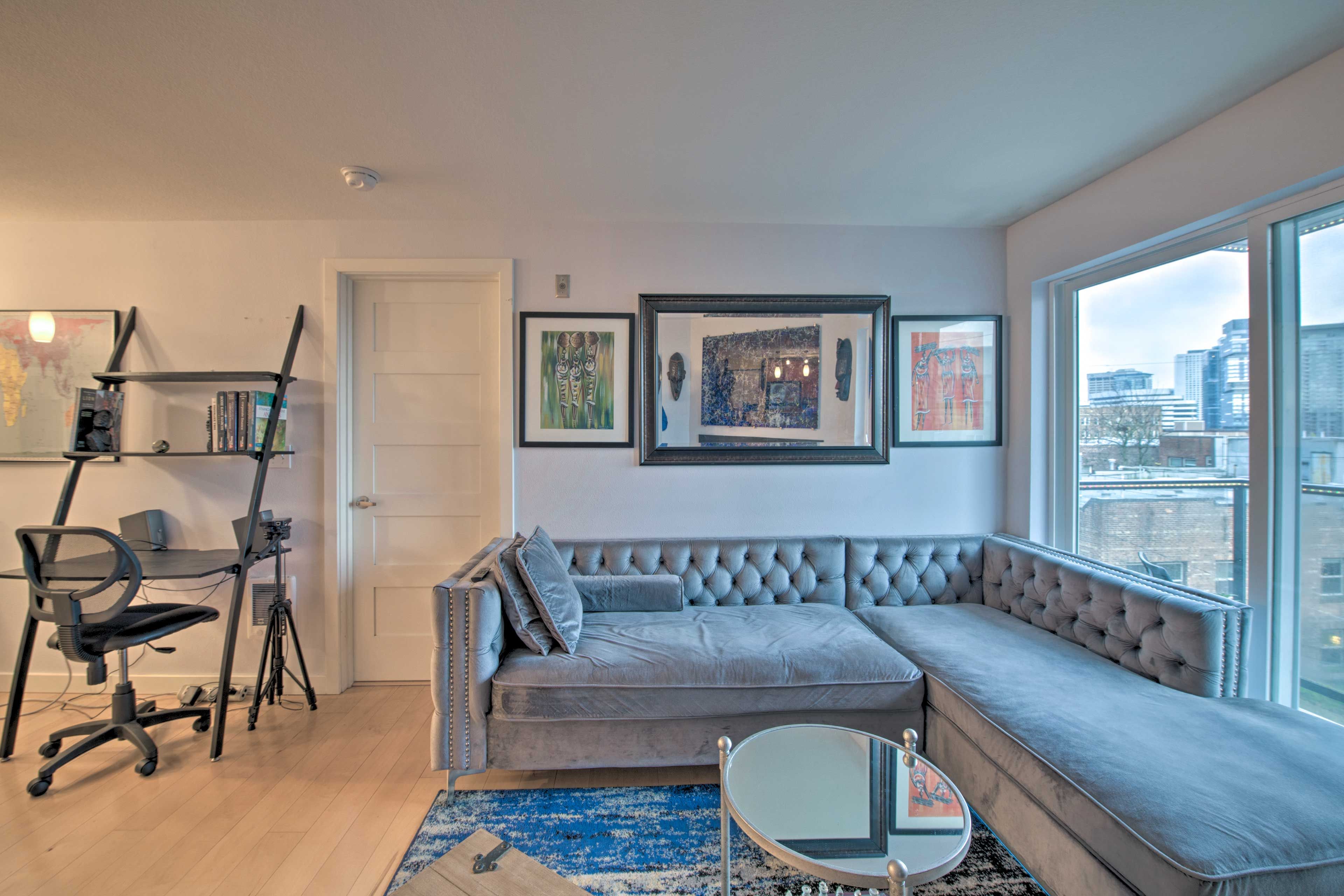 Living Room | Queen Air Mattress