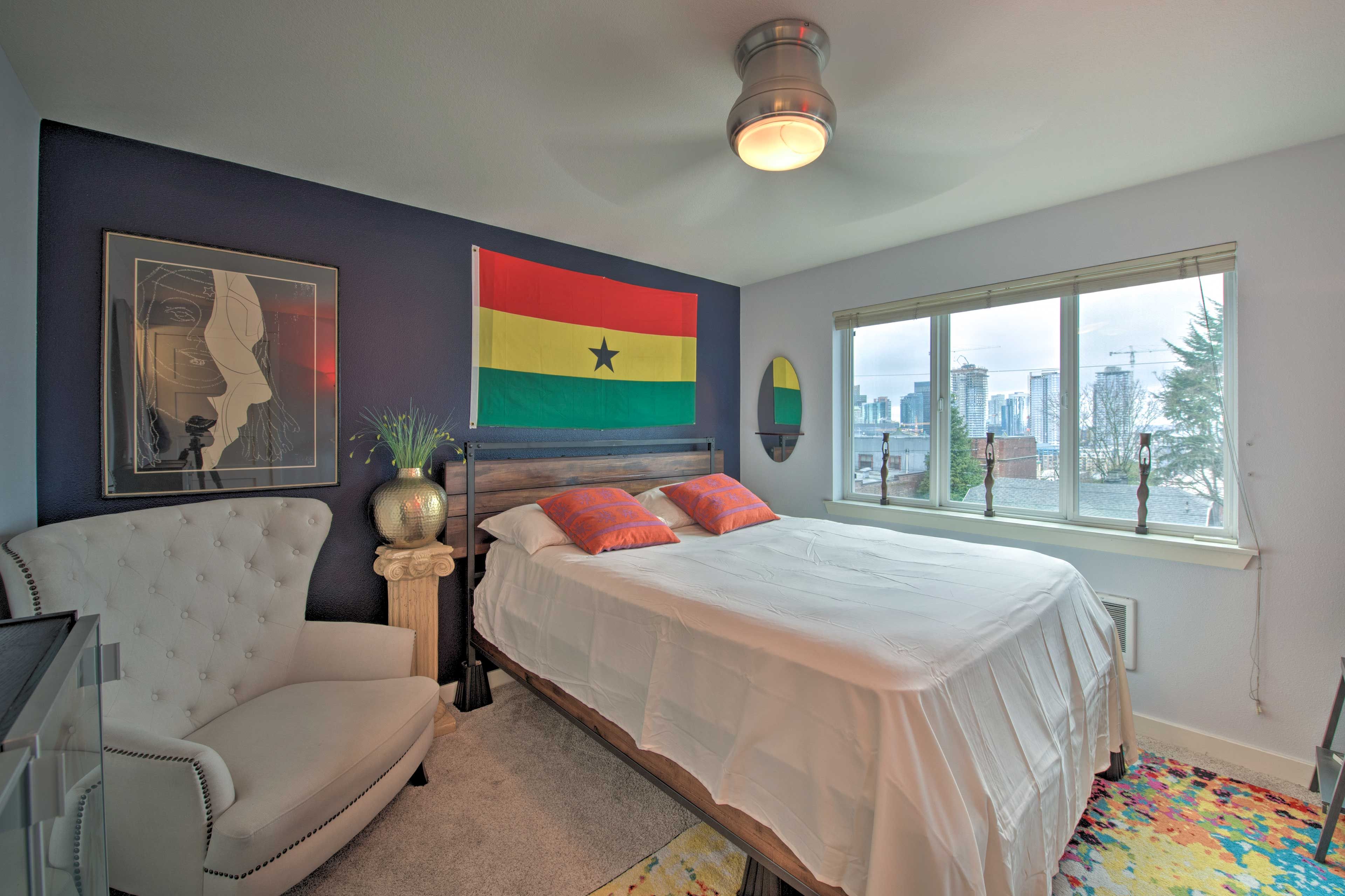 Bedroom | Queen Bed | Linens Provided