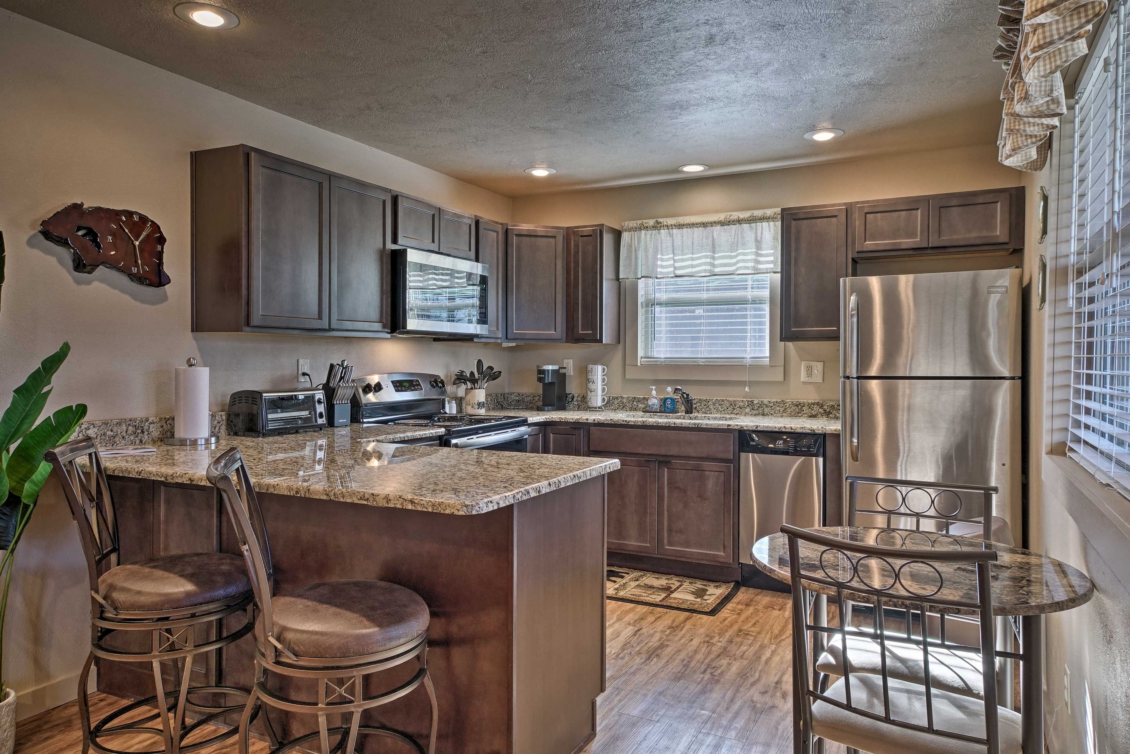 Kitchen | Fully Equipped w/ Cooking Basics