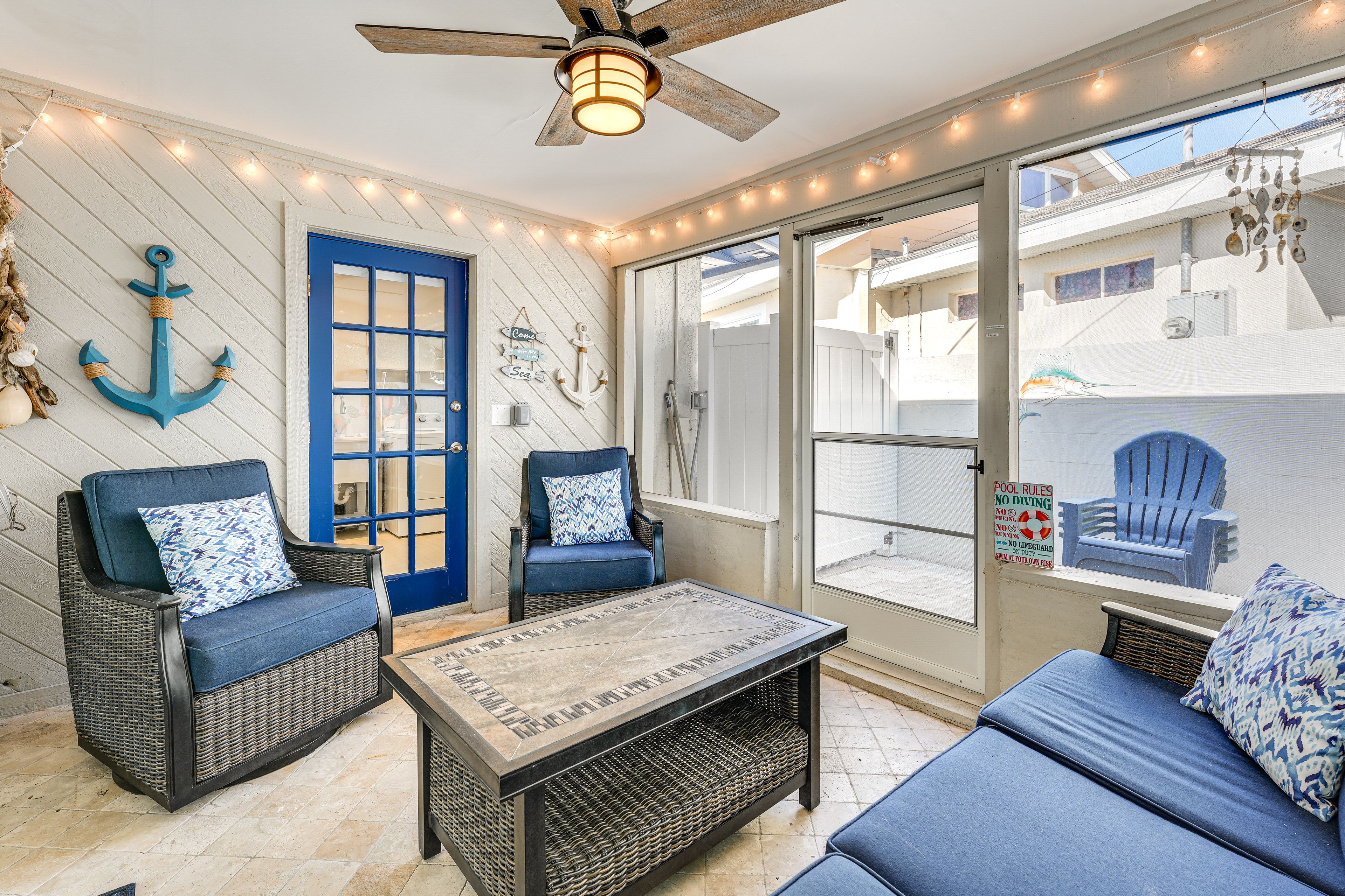 Sunroom | Queen Sleeper Sofa | Free WiFi | Smart TV