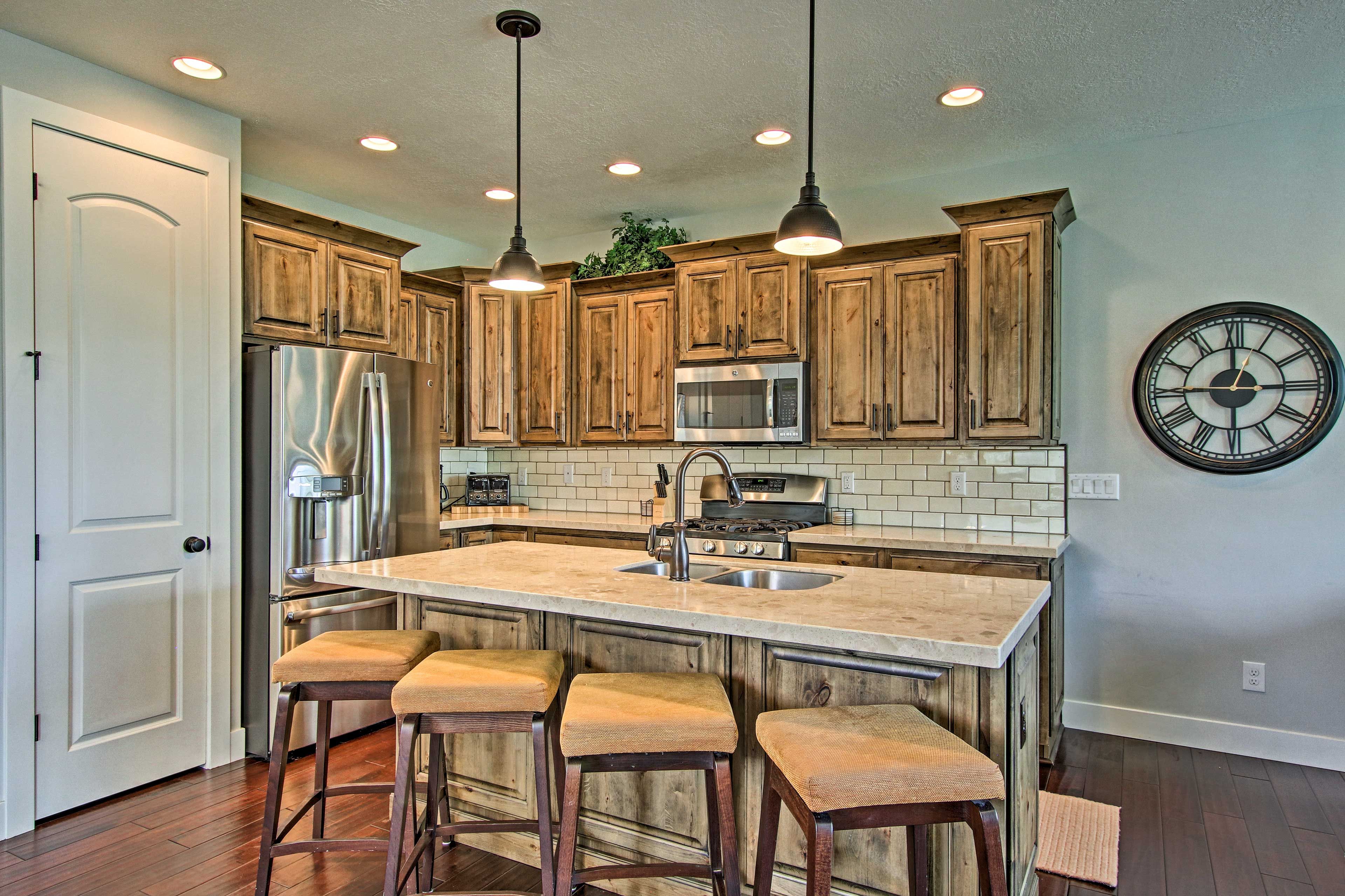 Kitchen | Breakfast Bar