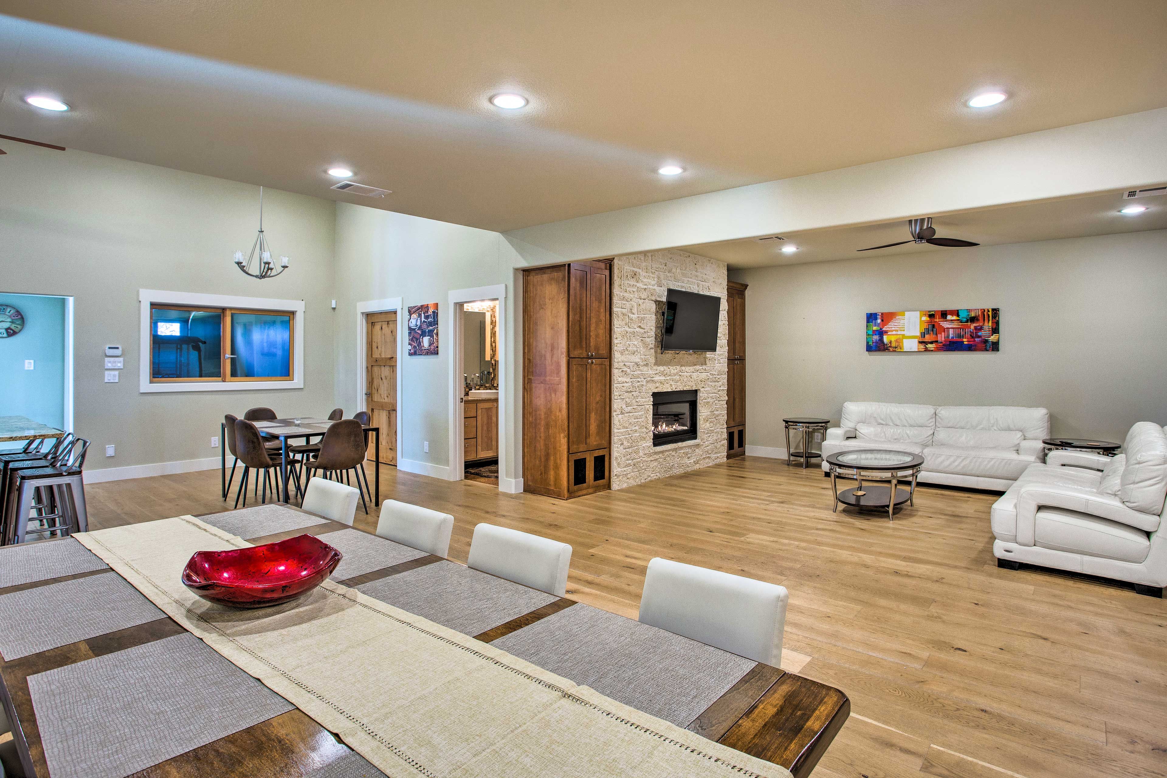 Living Room | Dining Area