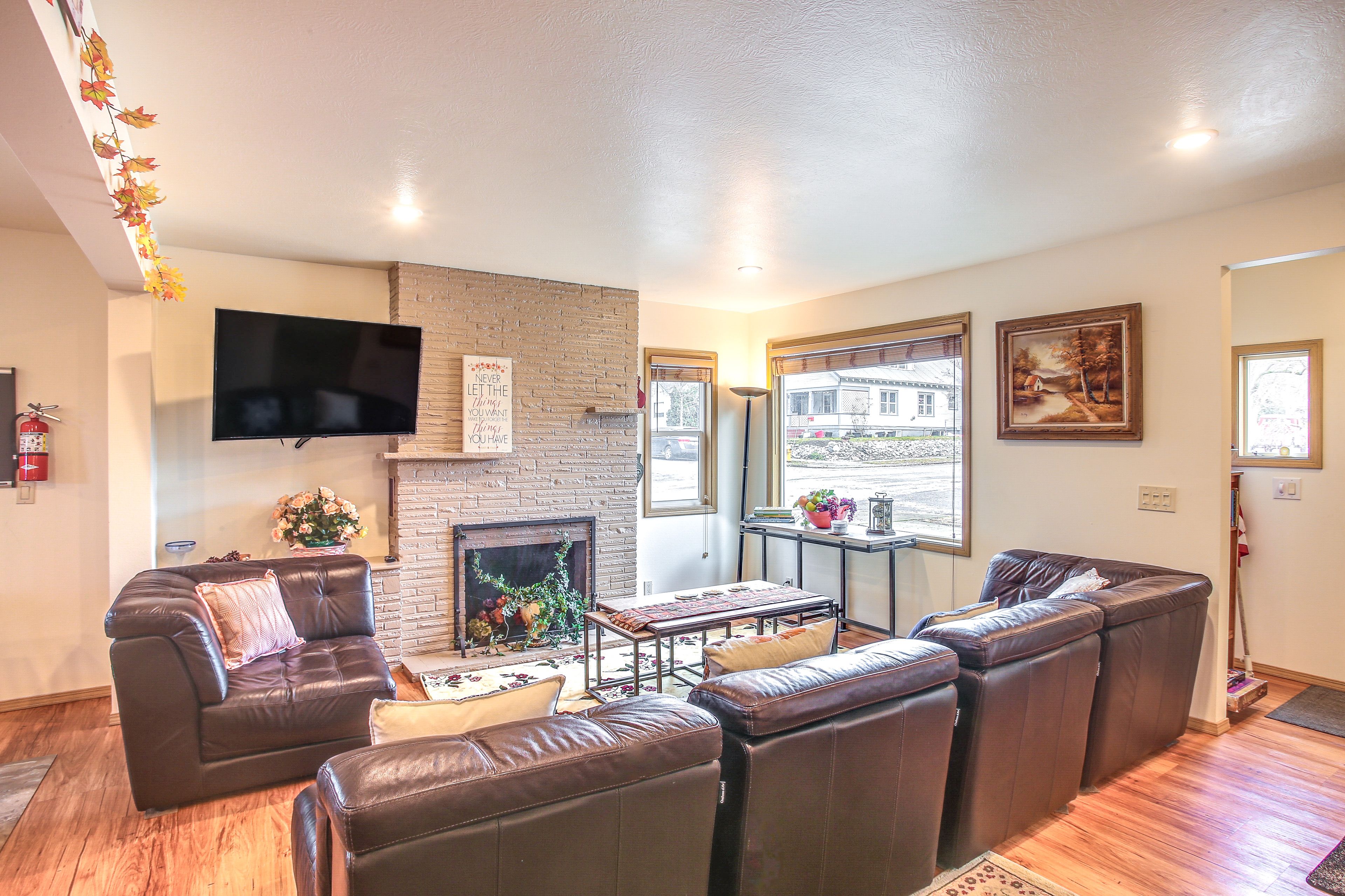 Living Room | Smart TV | 2nd Floor