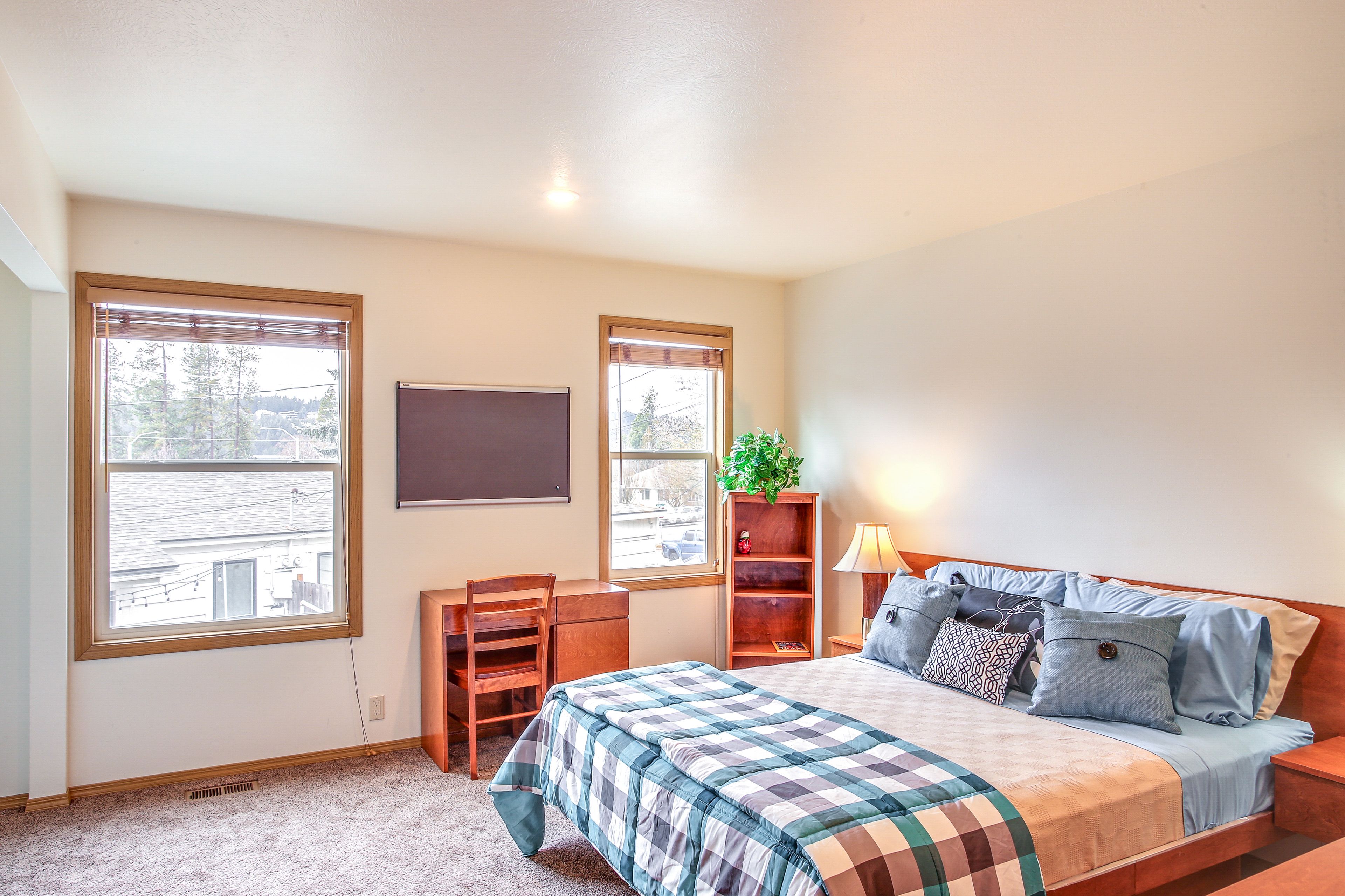 Bedroom 1 | Queen Bed | Workstation | 2nd Floor