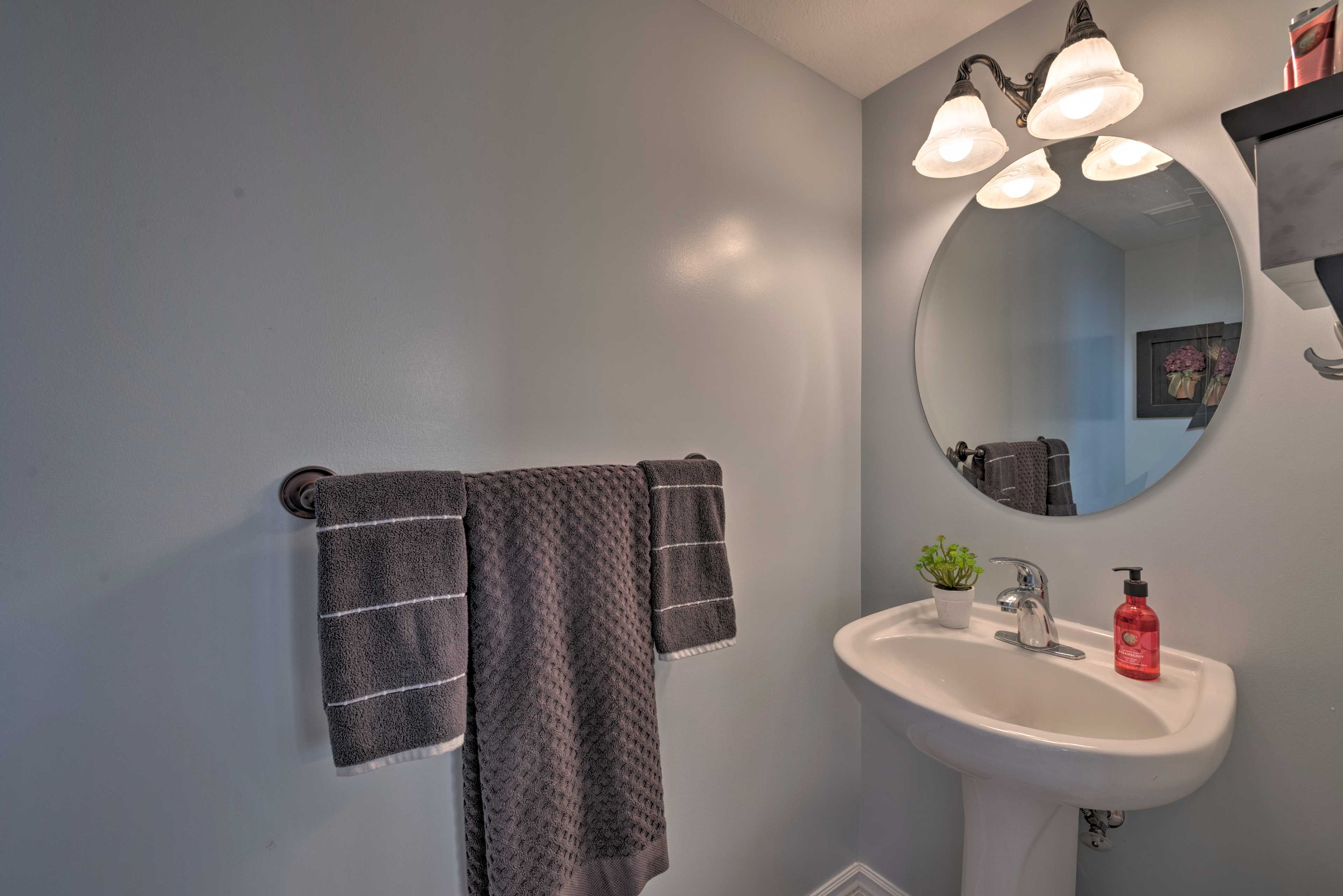 Half Bathroom | Main Floor