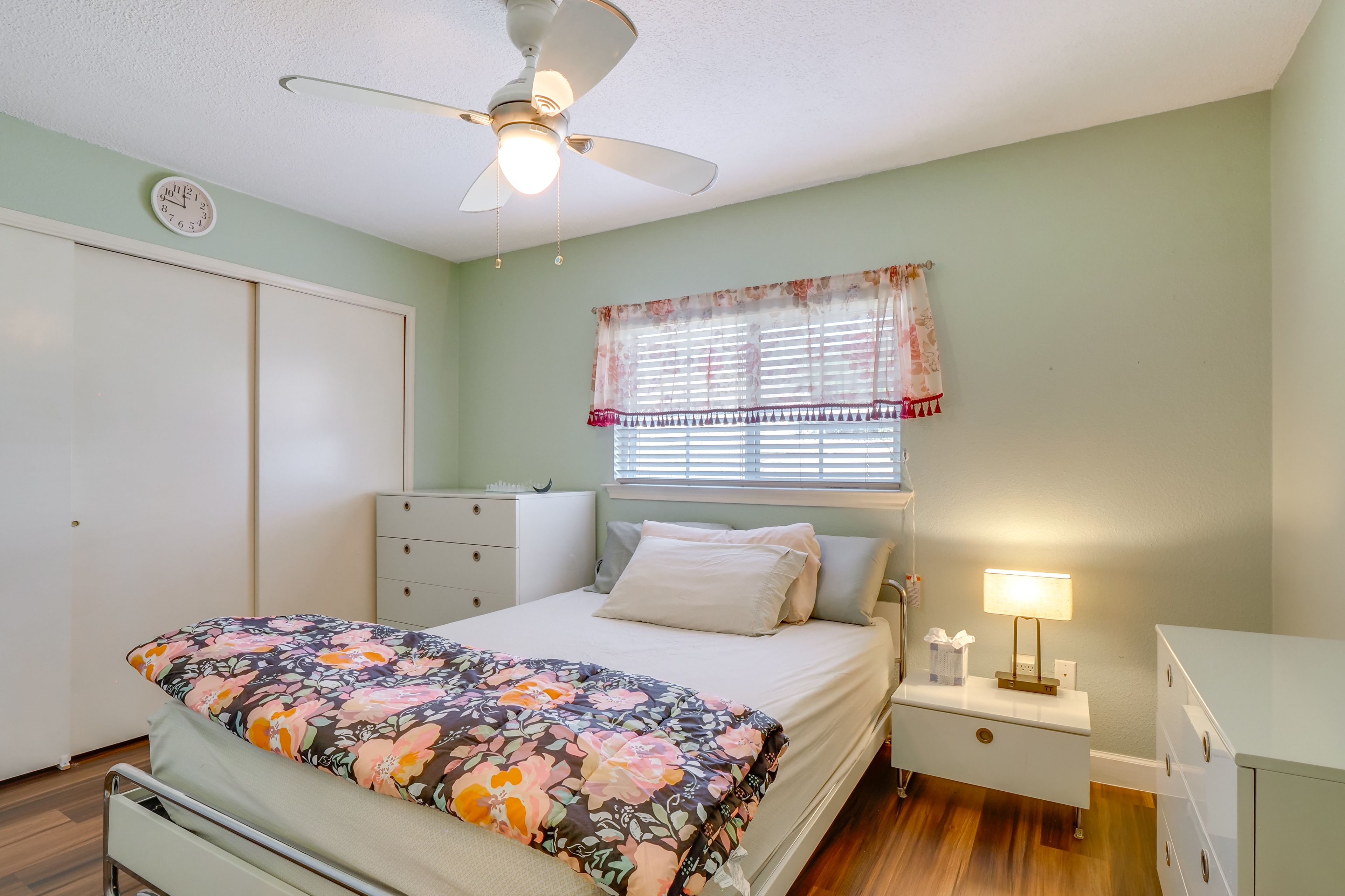 Bedroom 1 | Queen Bed | En-Suite Bathroom