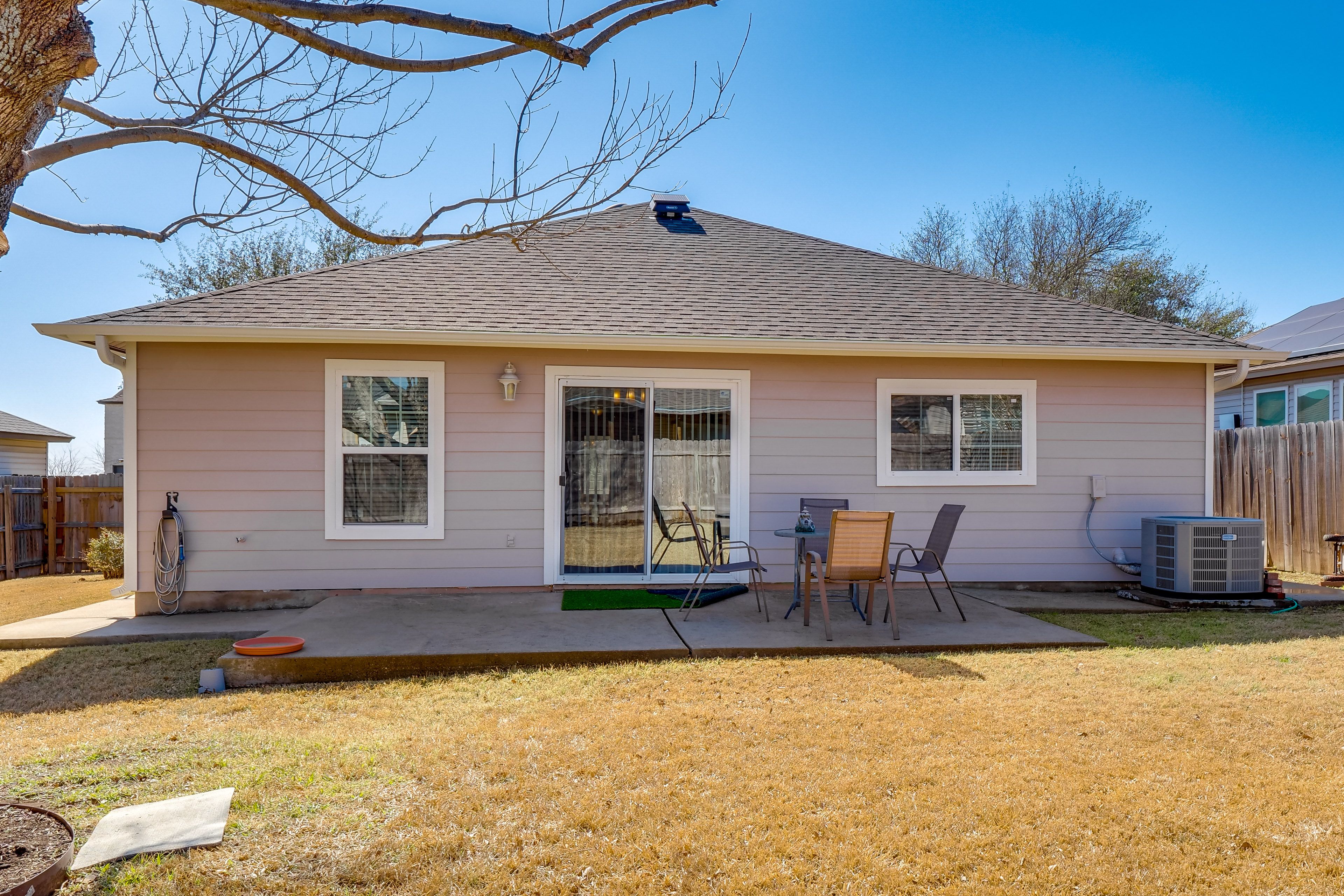 Fenced Backyard | Patio | Outdoor Dining
