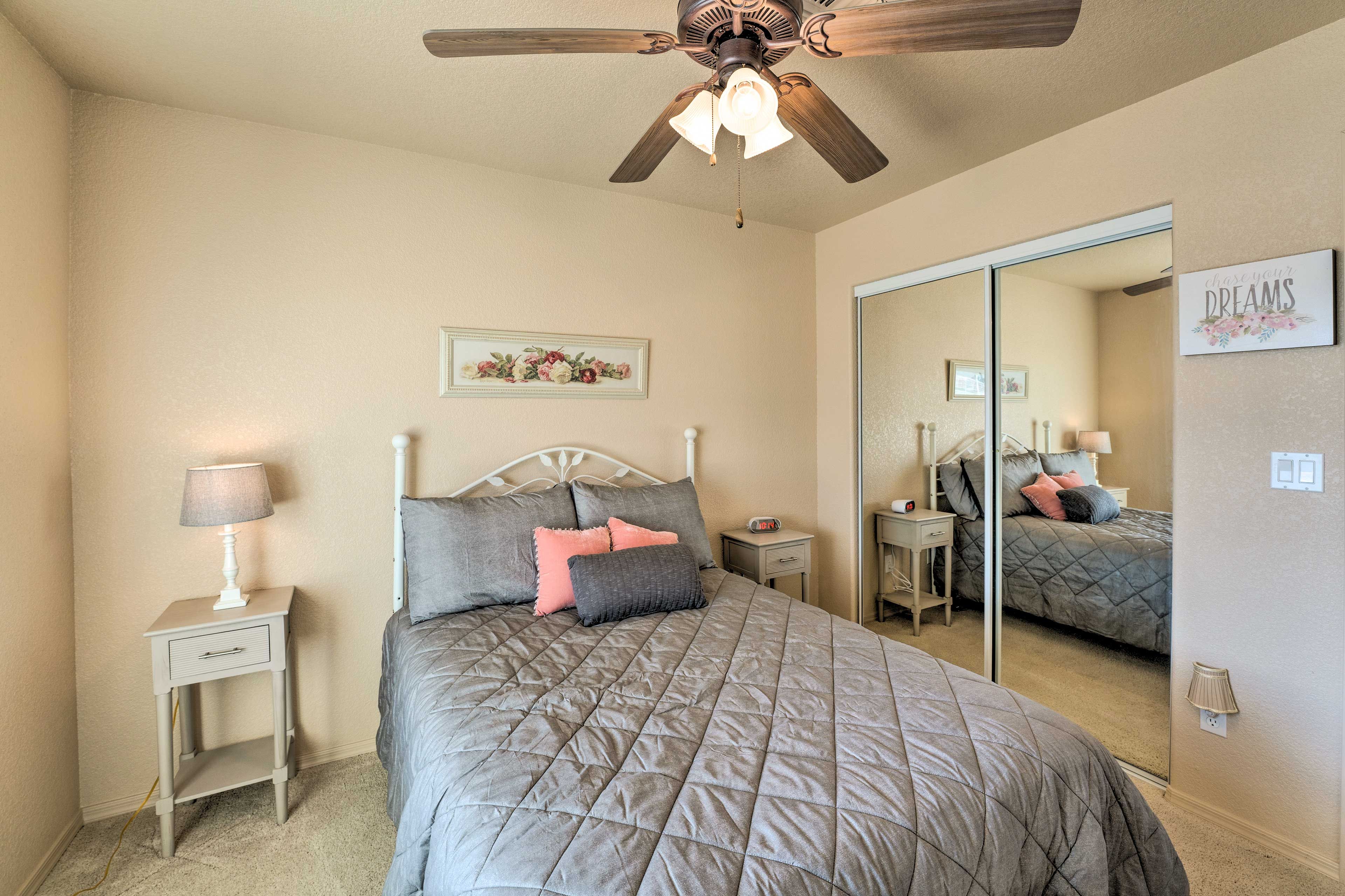 Bedroom 2 | Smart TV w/ Cable