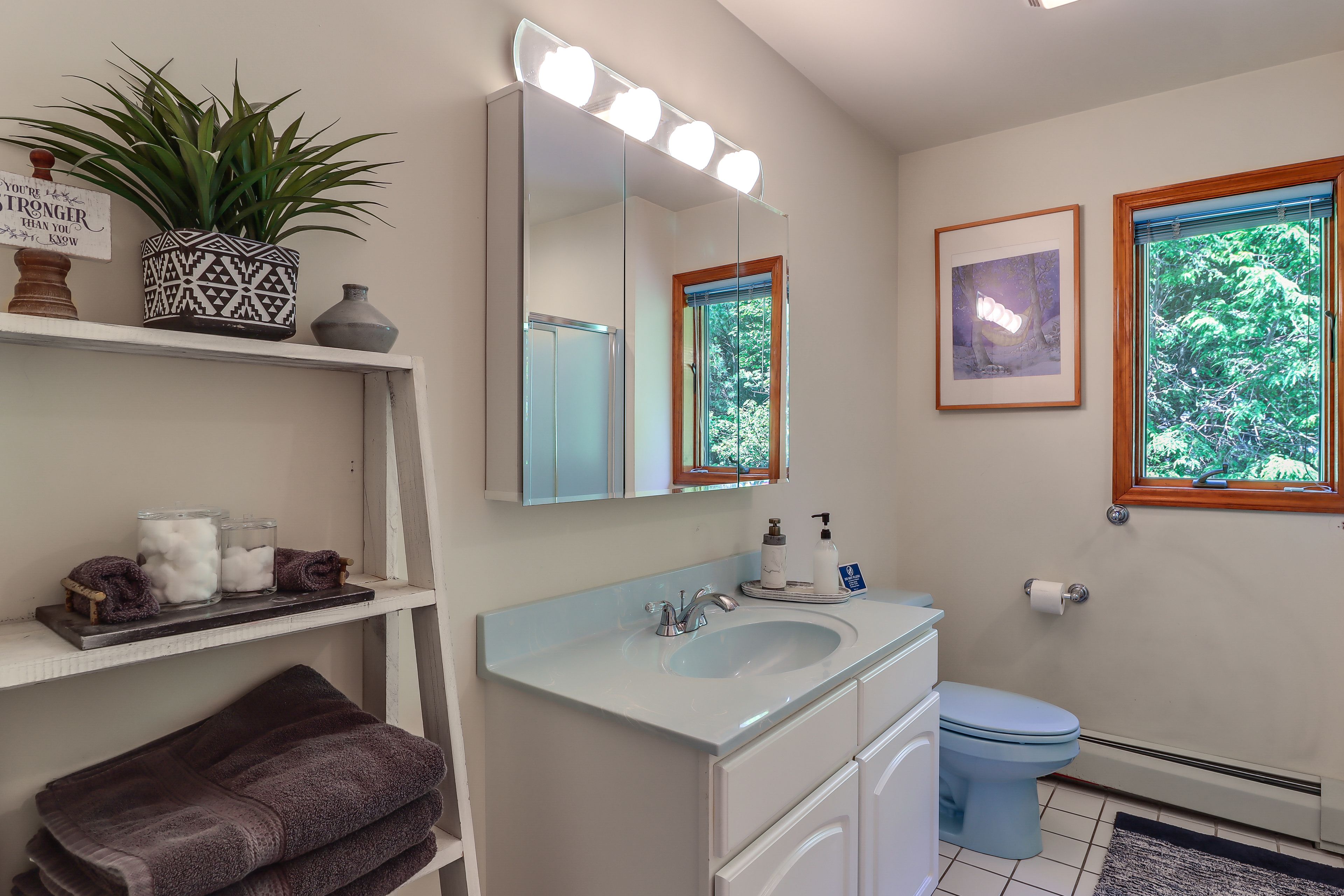 Full Bathroom | 2nd Floor | Complimentary Toiletries | Walk-In Shower