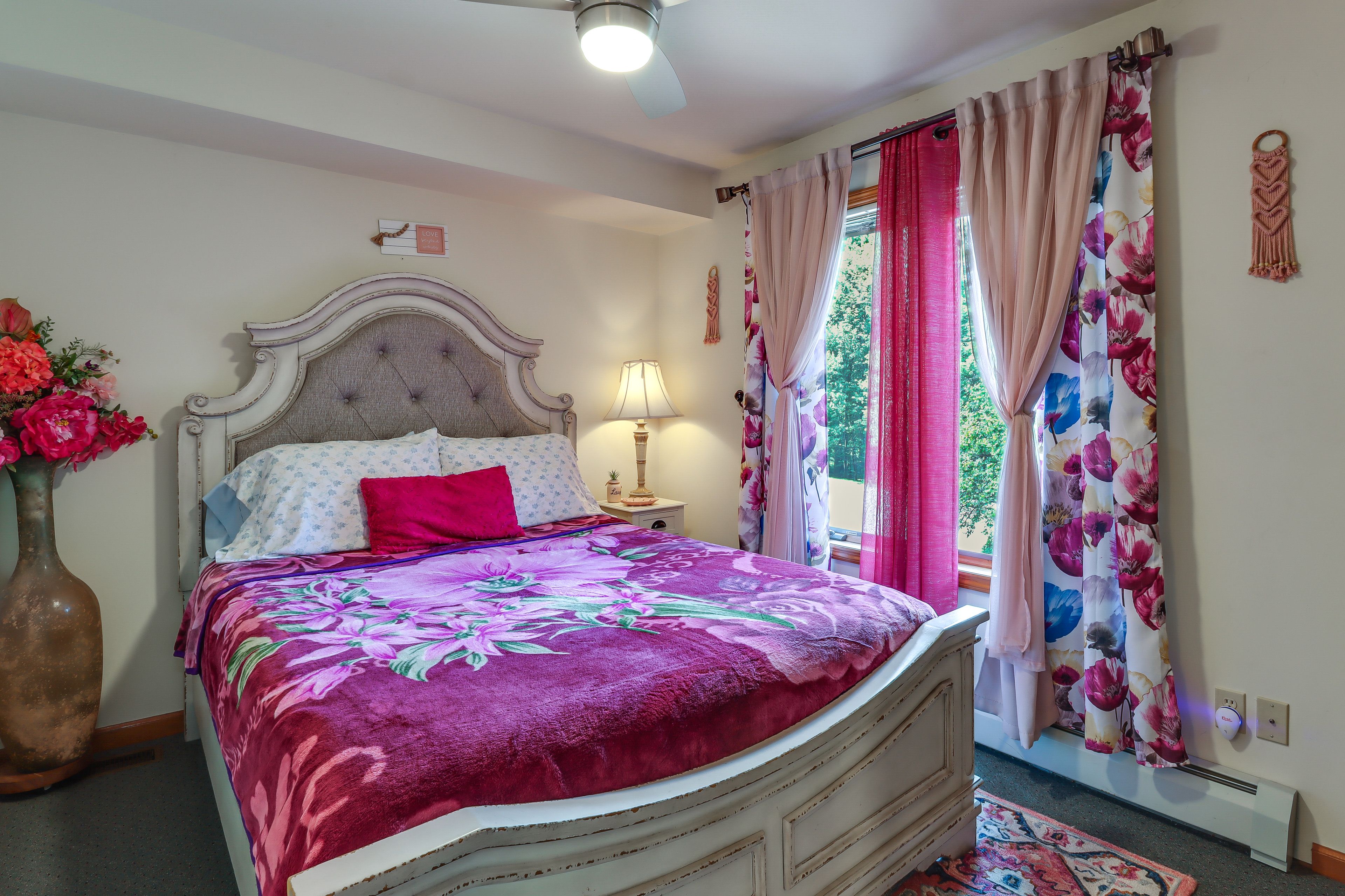 Bedroom 4 | Queen Bed | 1st Floor