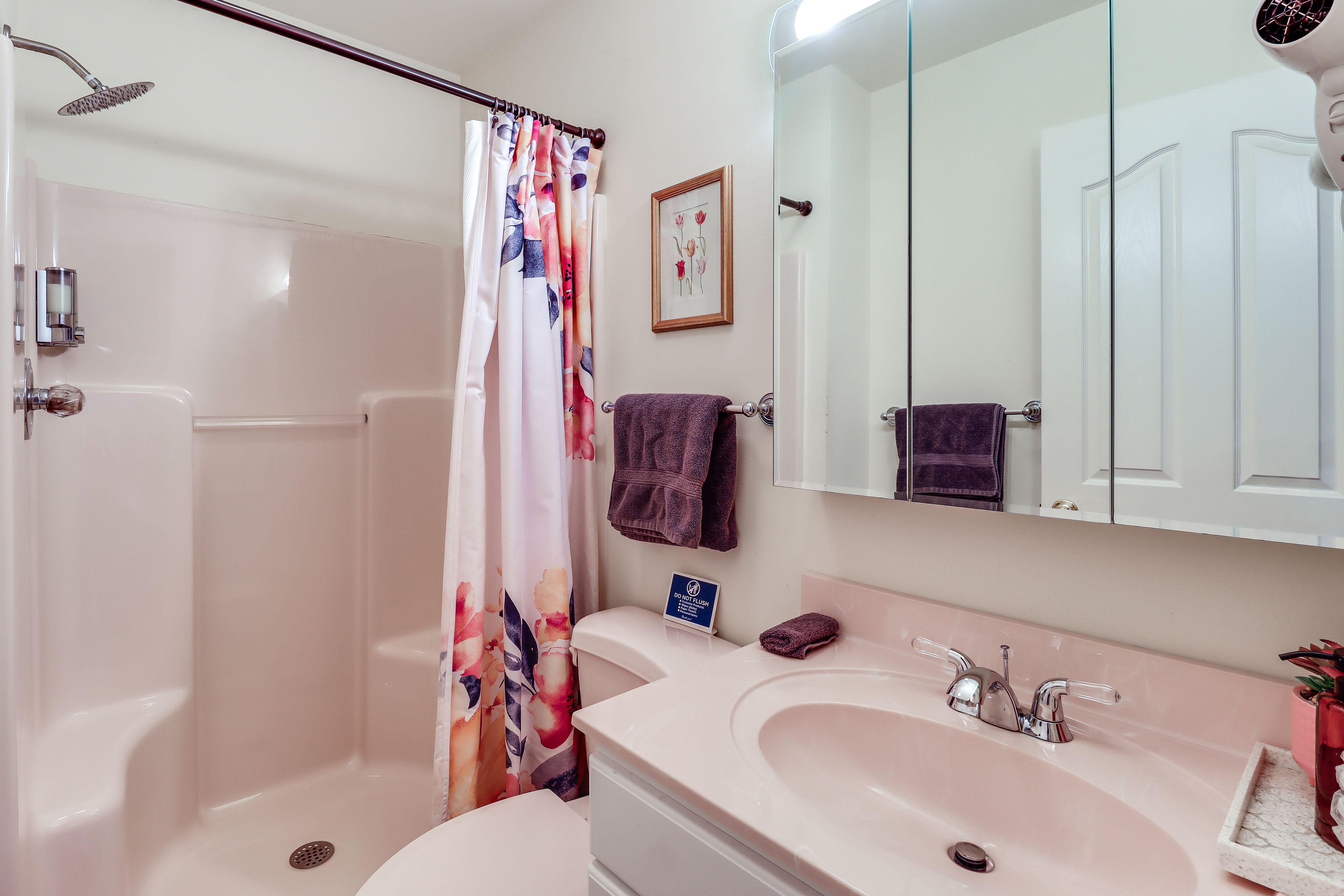 Full Bathroom | 1st Floor