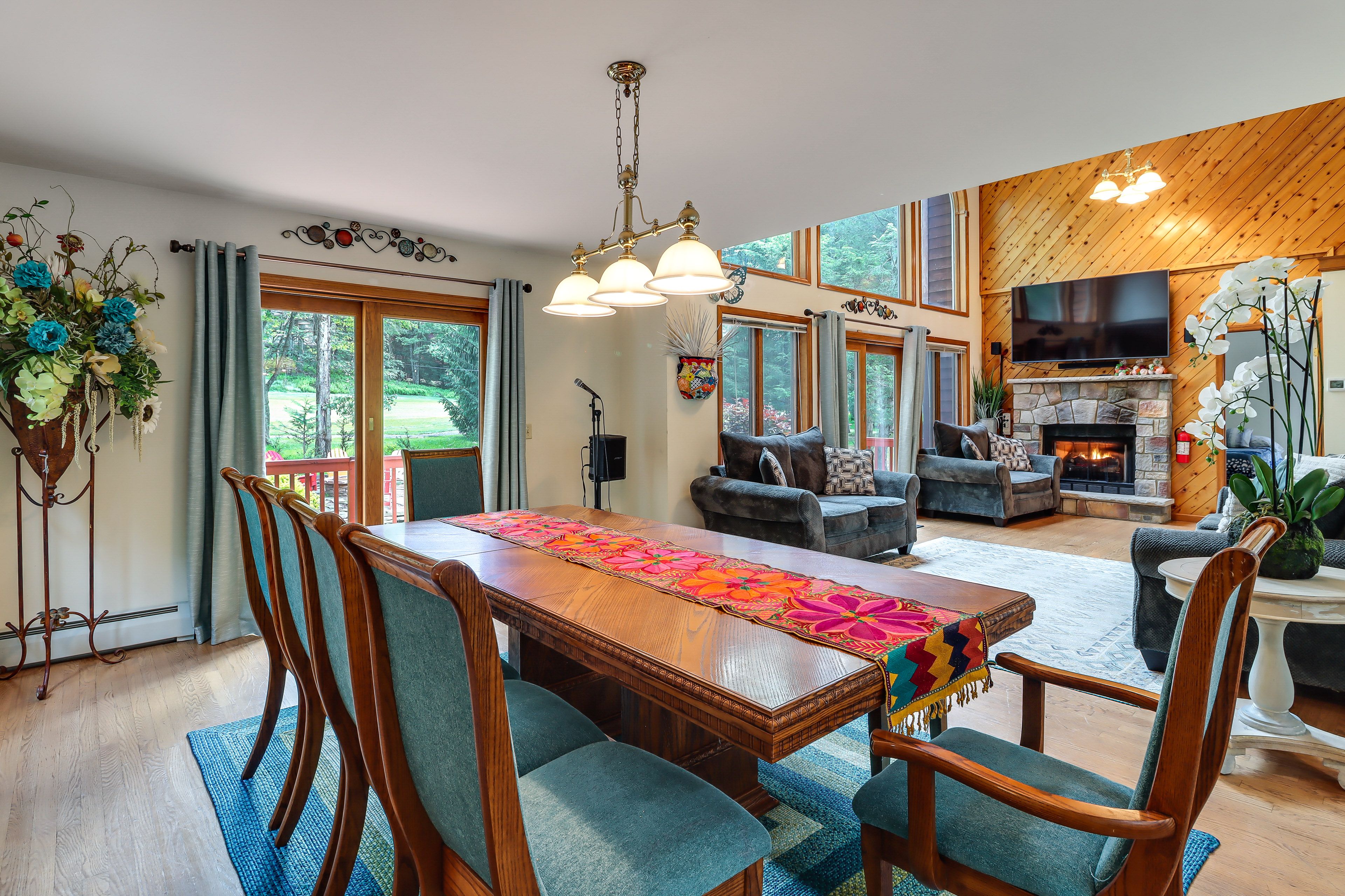 Dining Area | 1st Floor