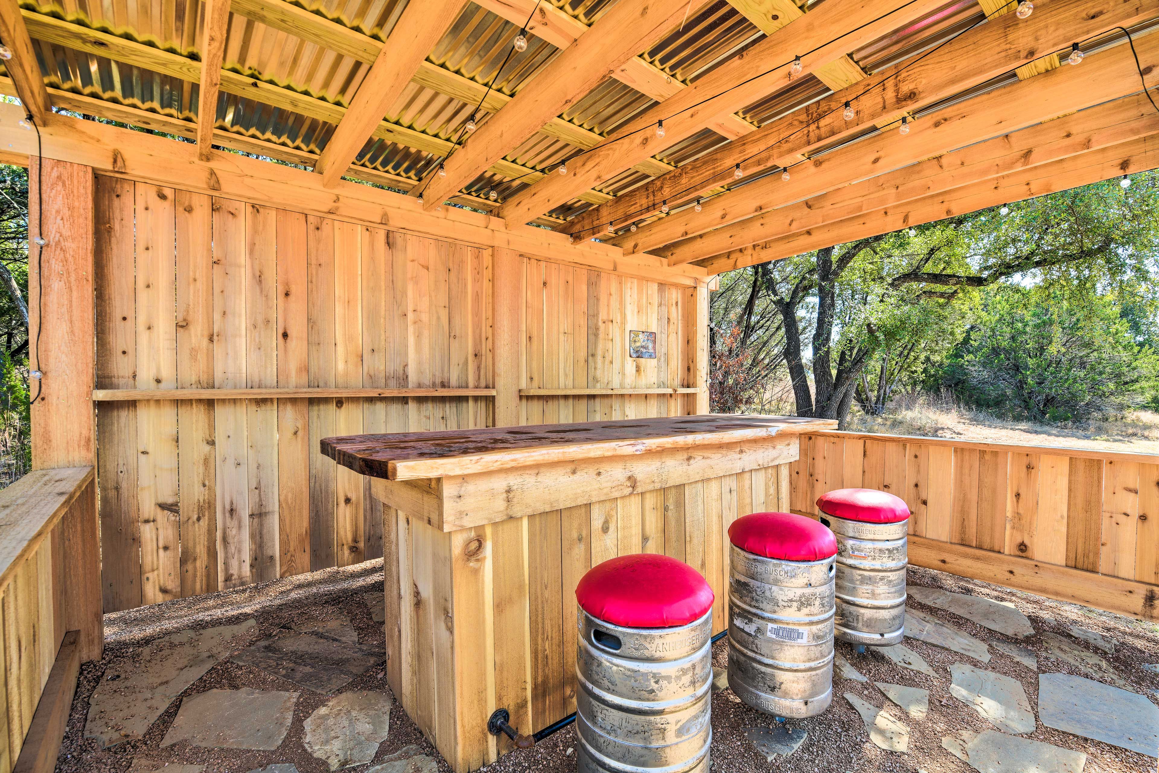 Outdoor Saloon