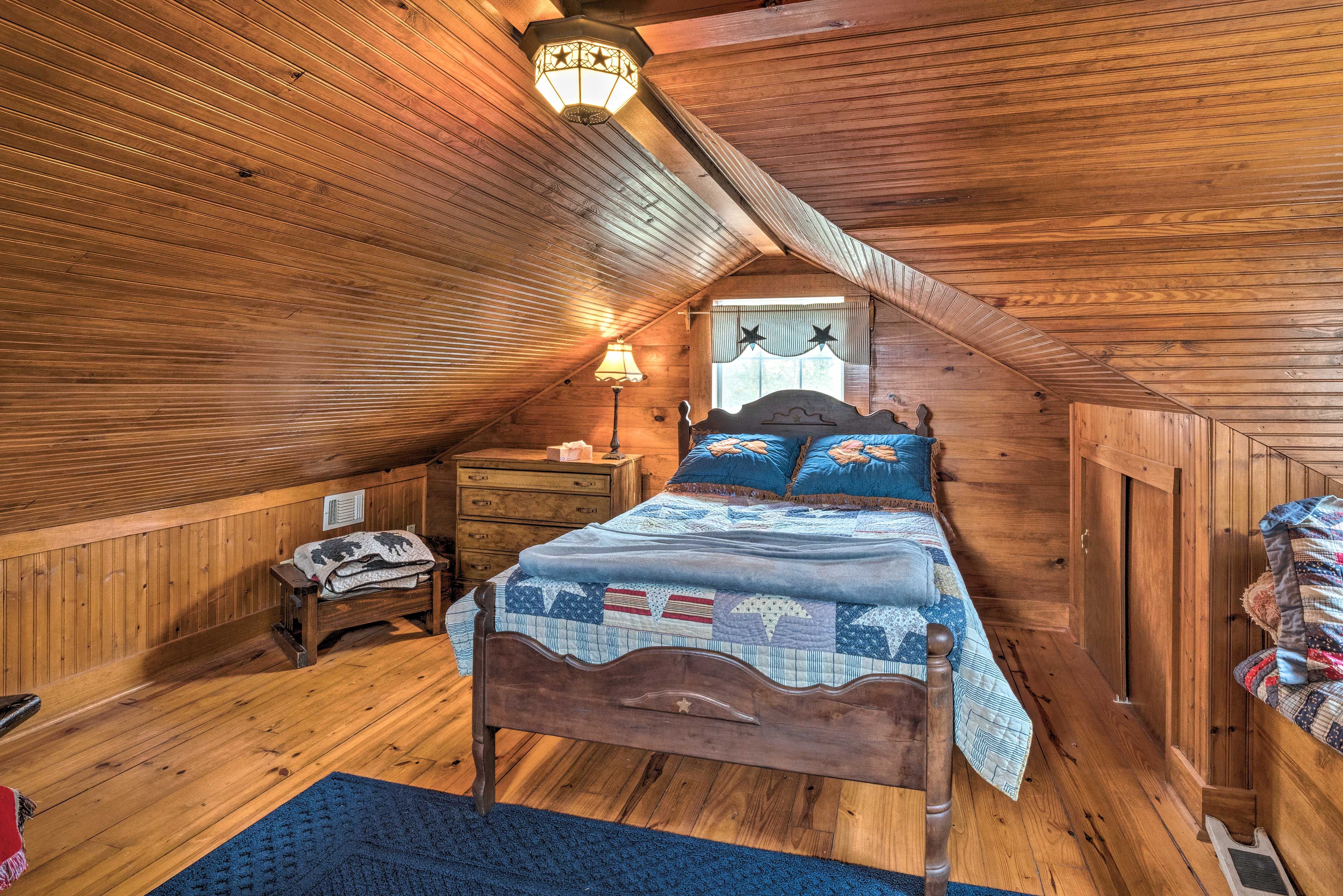 Bedroom 2 | Full Bed | Upstairs | Stairs Required
