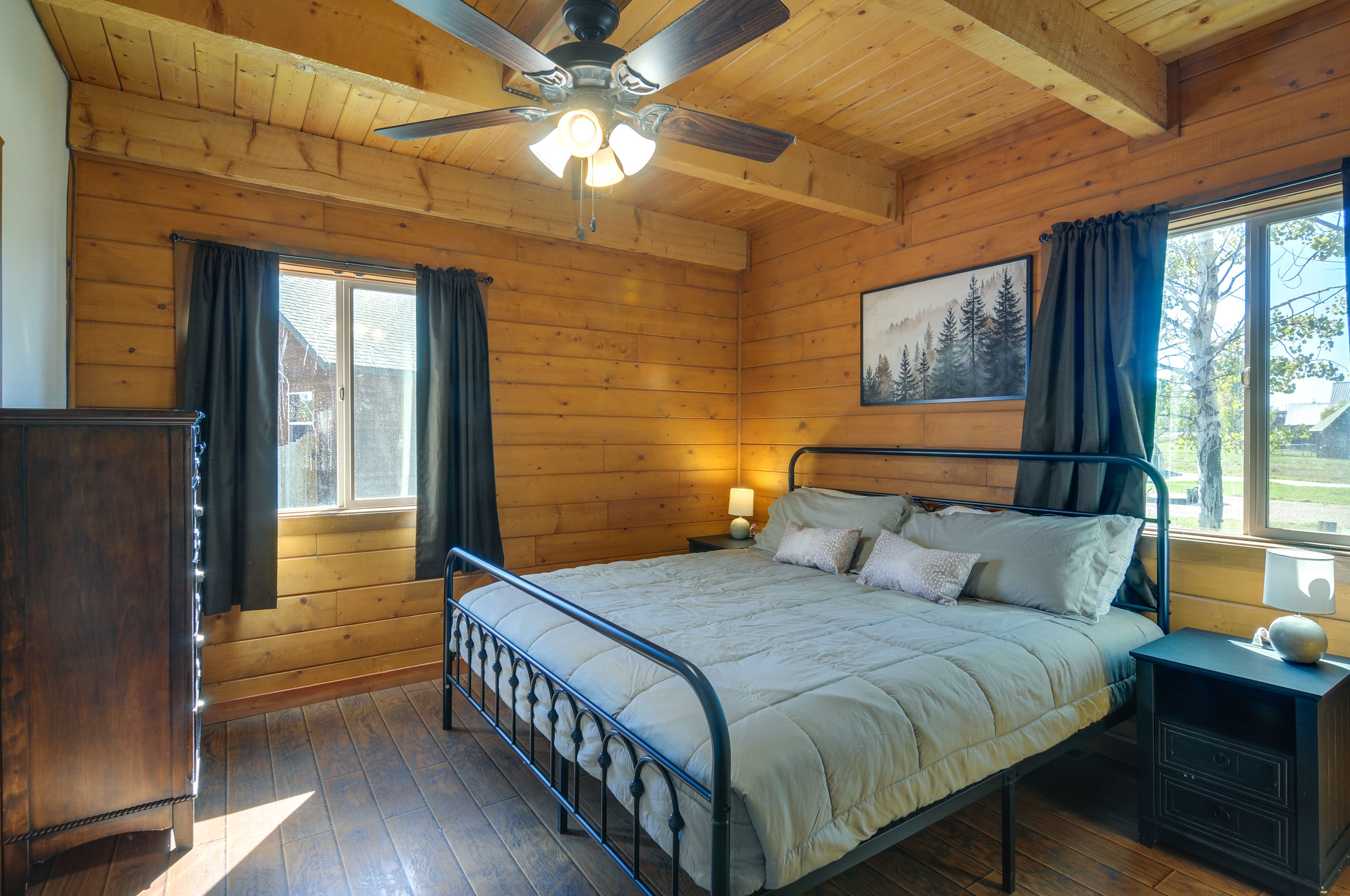 Bedroom 1 | 1st Floor | King Bed