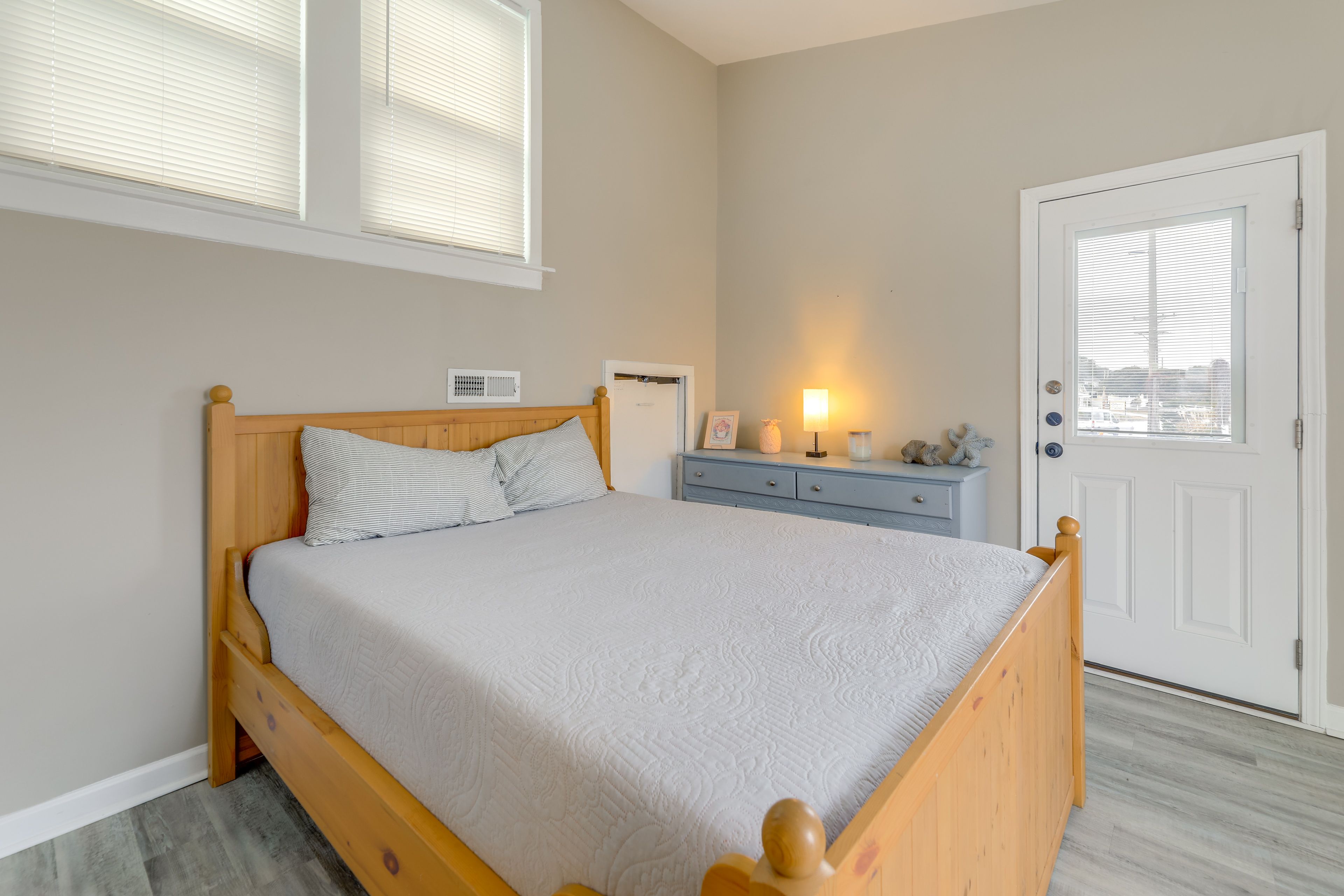 Bedroom 1 | Queen Bed | 2nd Floor