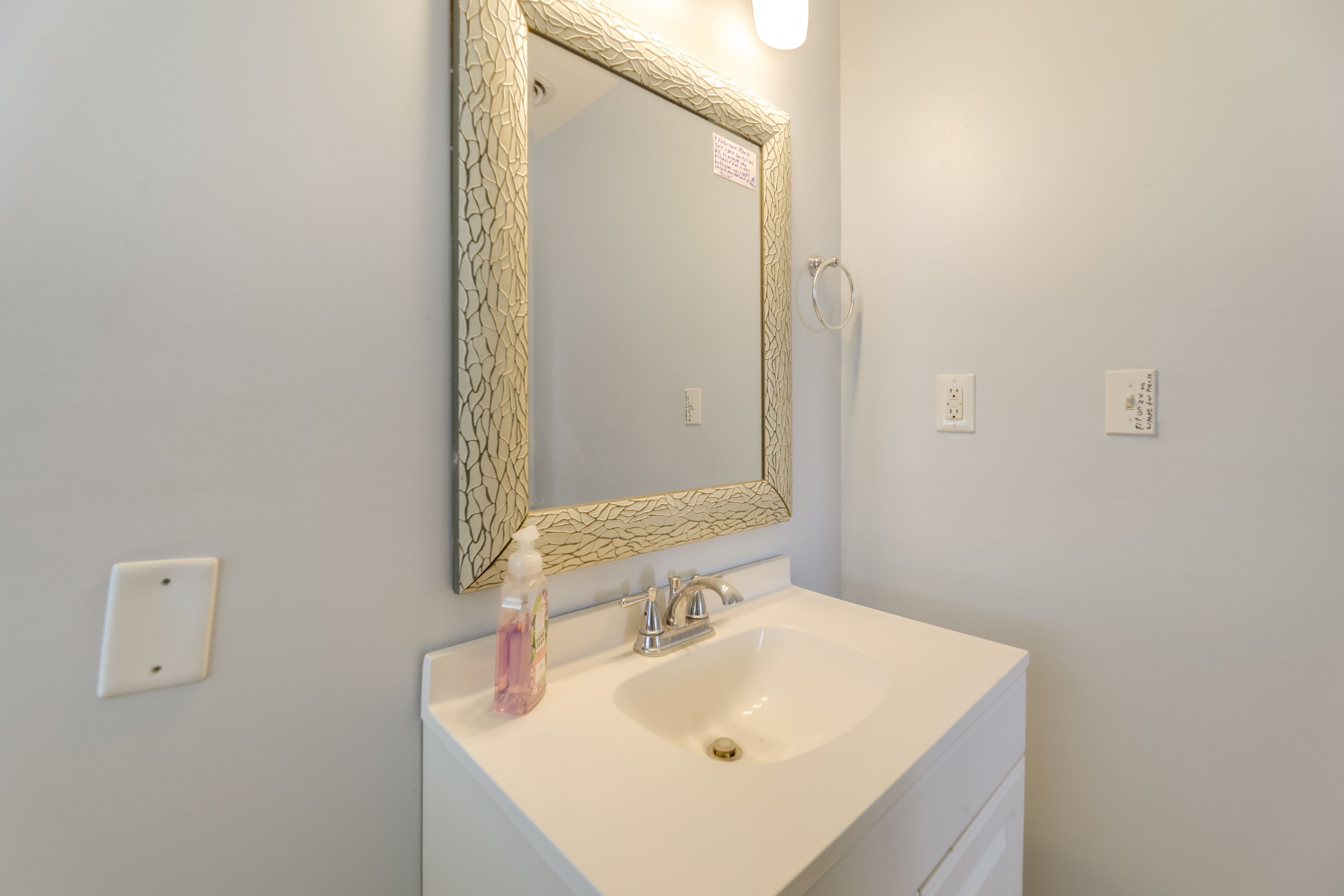 Bathroom | 2nd Floor