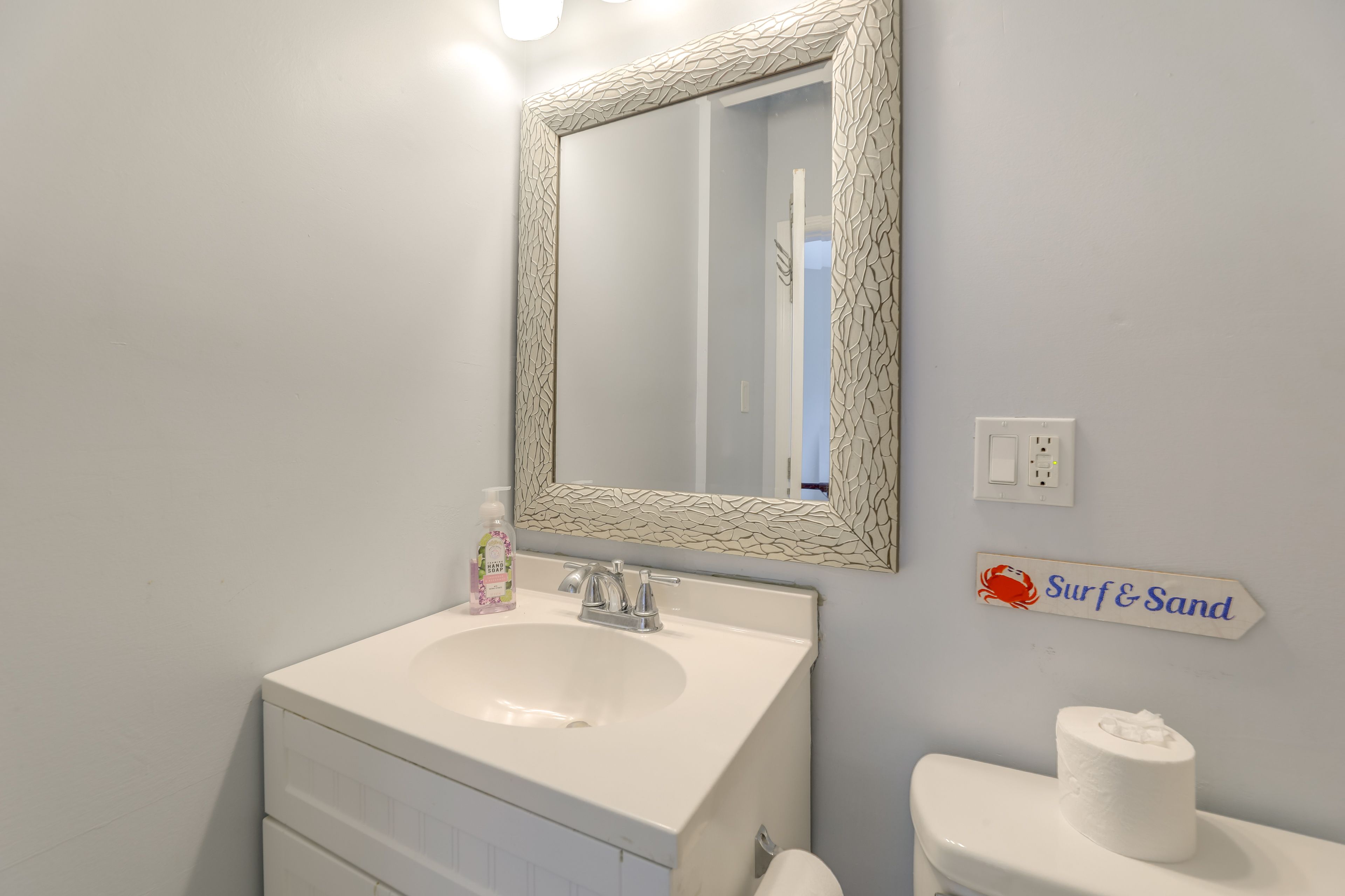 Bathroom | 2nd Floor