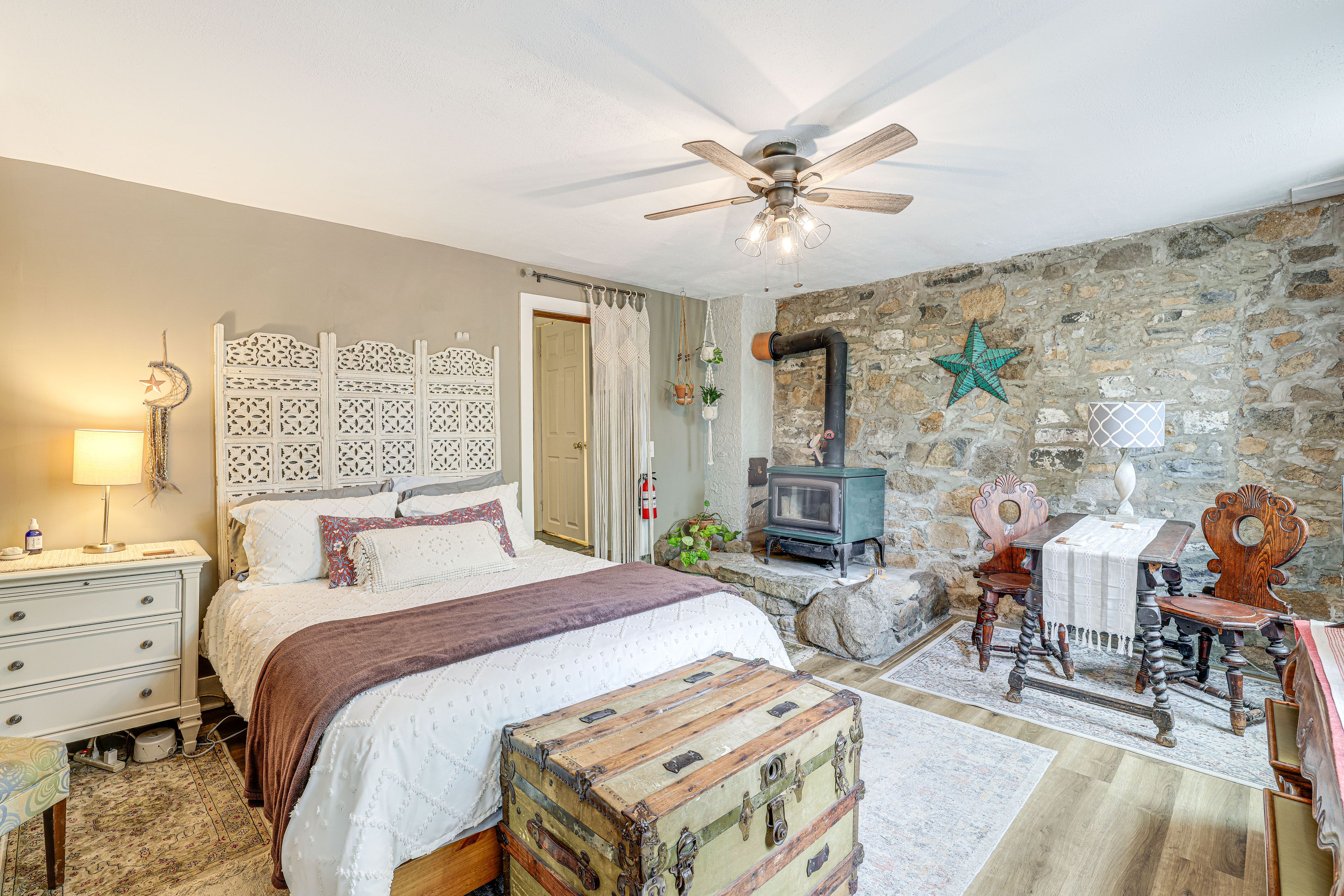 Lambertville Vacation Rental | 1BR | 1BA | 800 Sq Ft | 1st Floor Apartment
