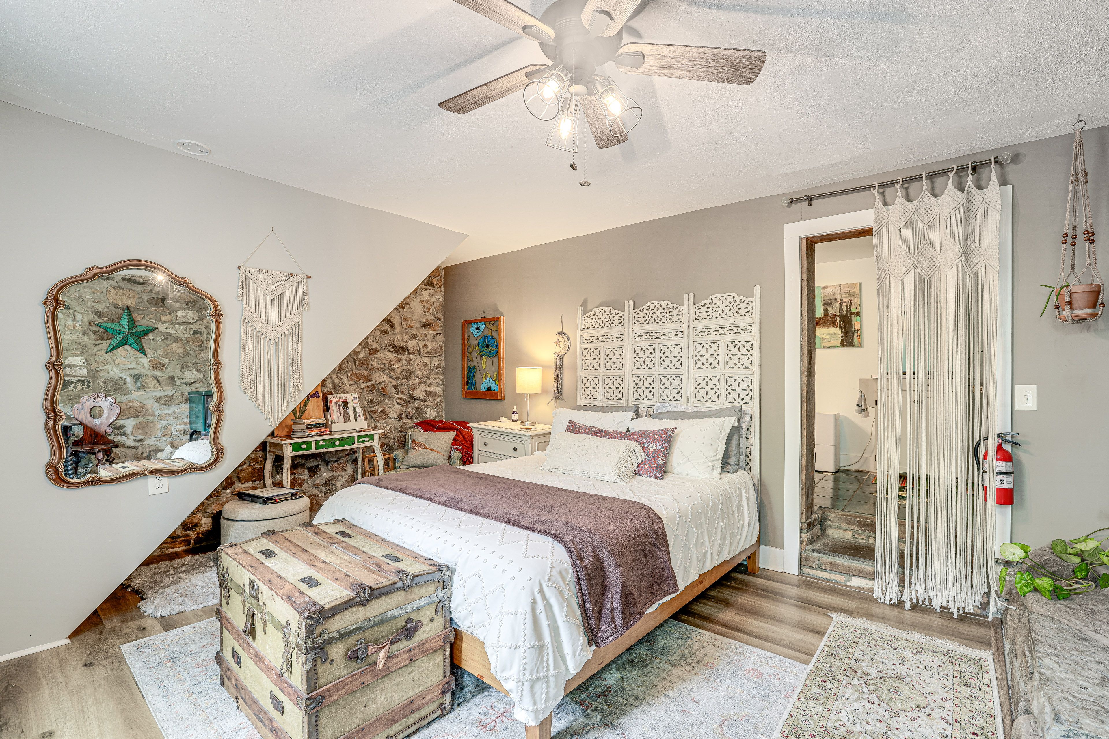 Bedroom | Queen Bed |  Free WiFi | Central Air Conditioning & Heating