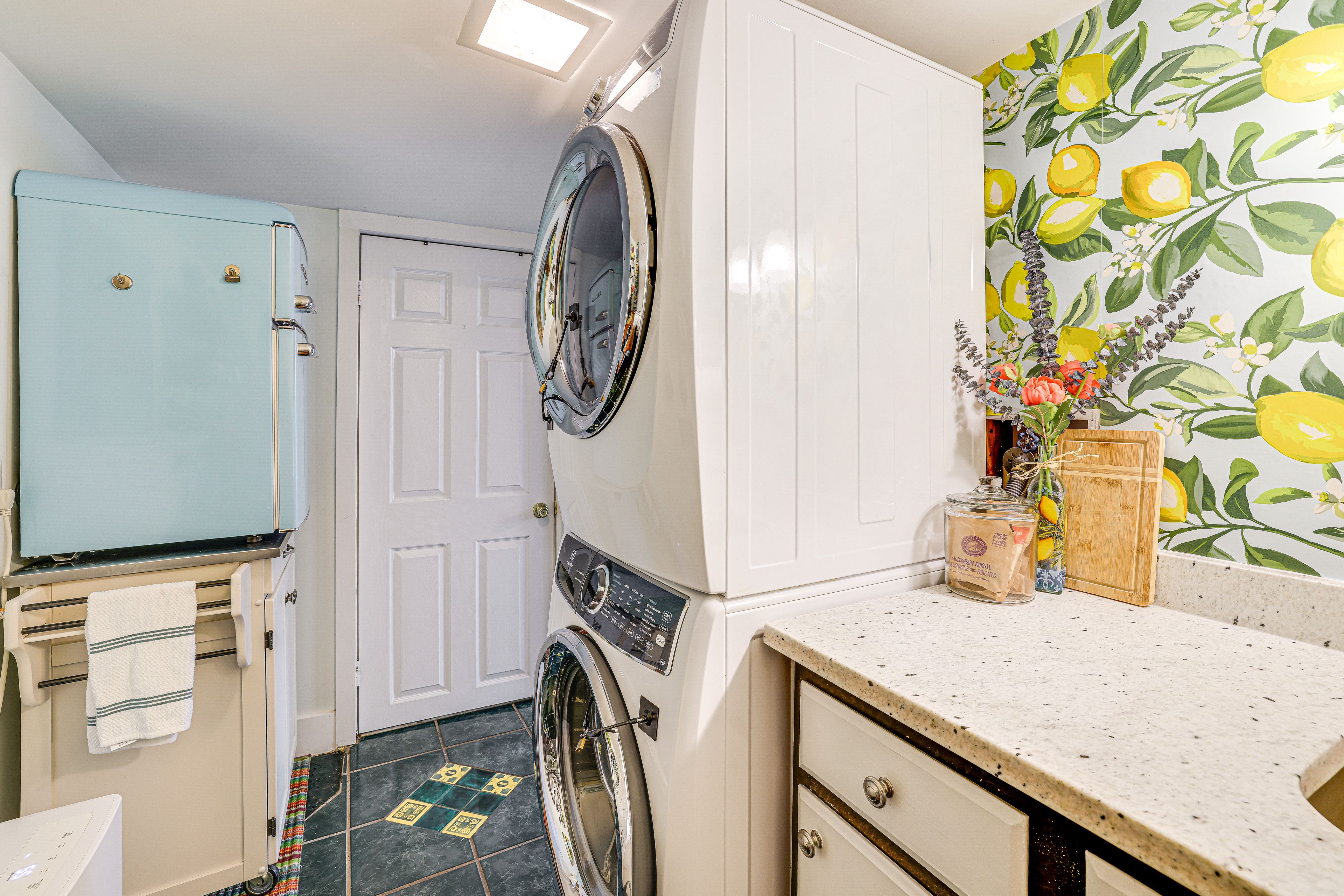 Washer & Dryer Not Available